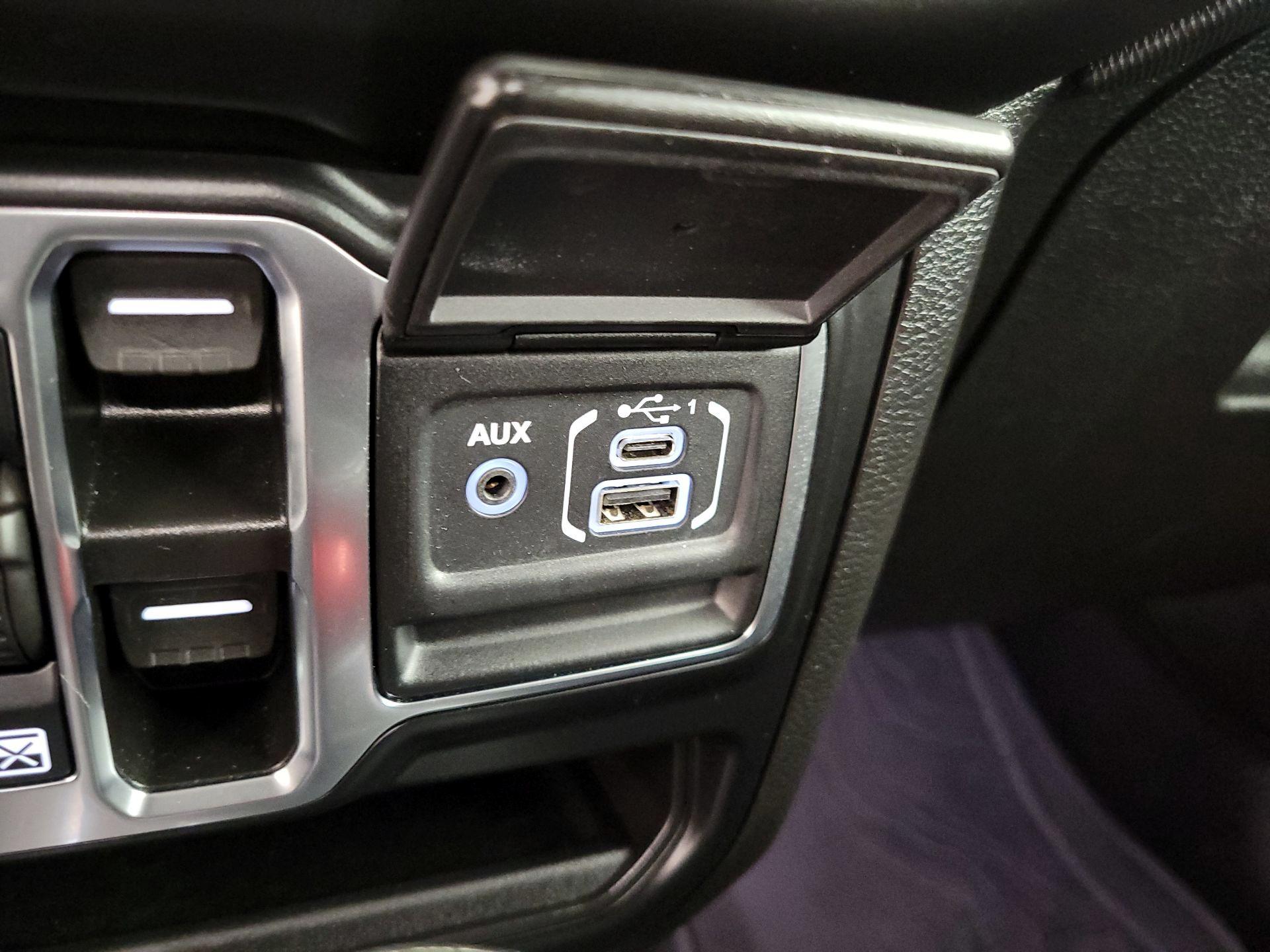 Thumbnail: 2022 Jeep Gladiator - 18