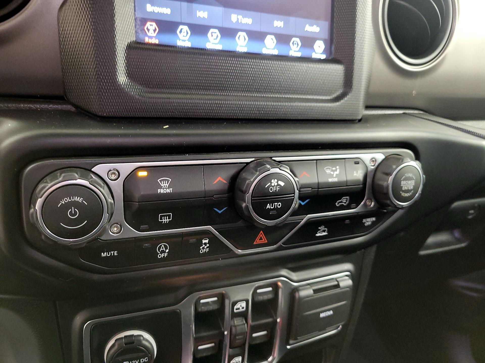 Thumbnail: 2021 Jeep Wrangler - 15