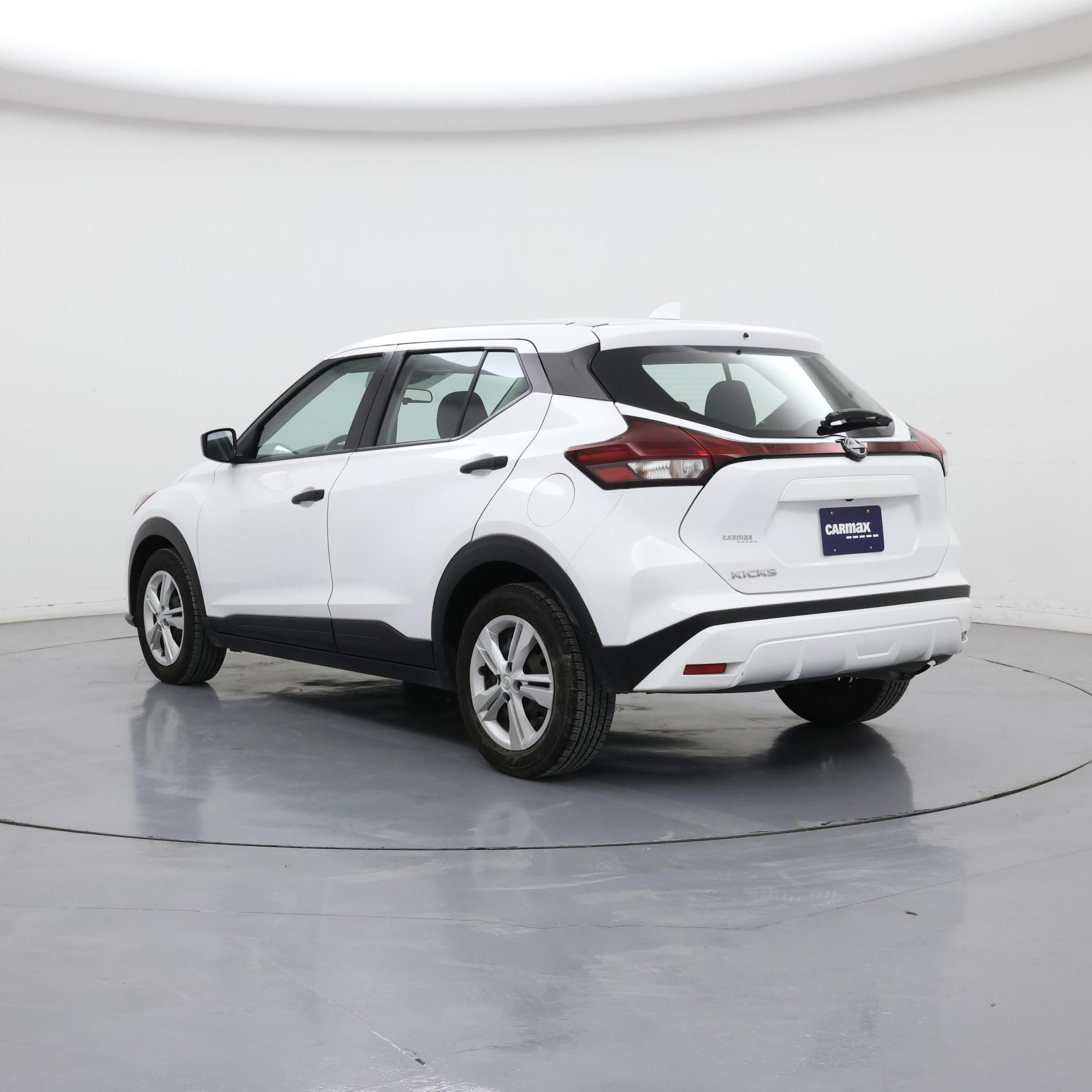 Thumbnail: 2023 Nissan Kicks - 2