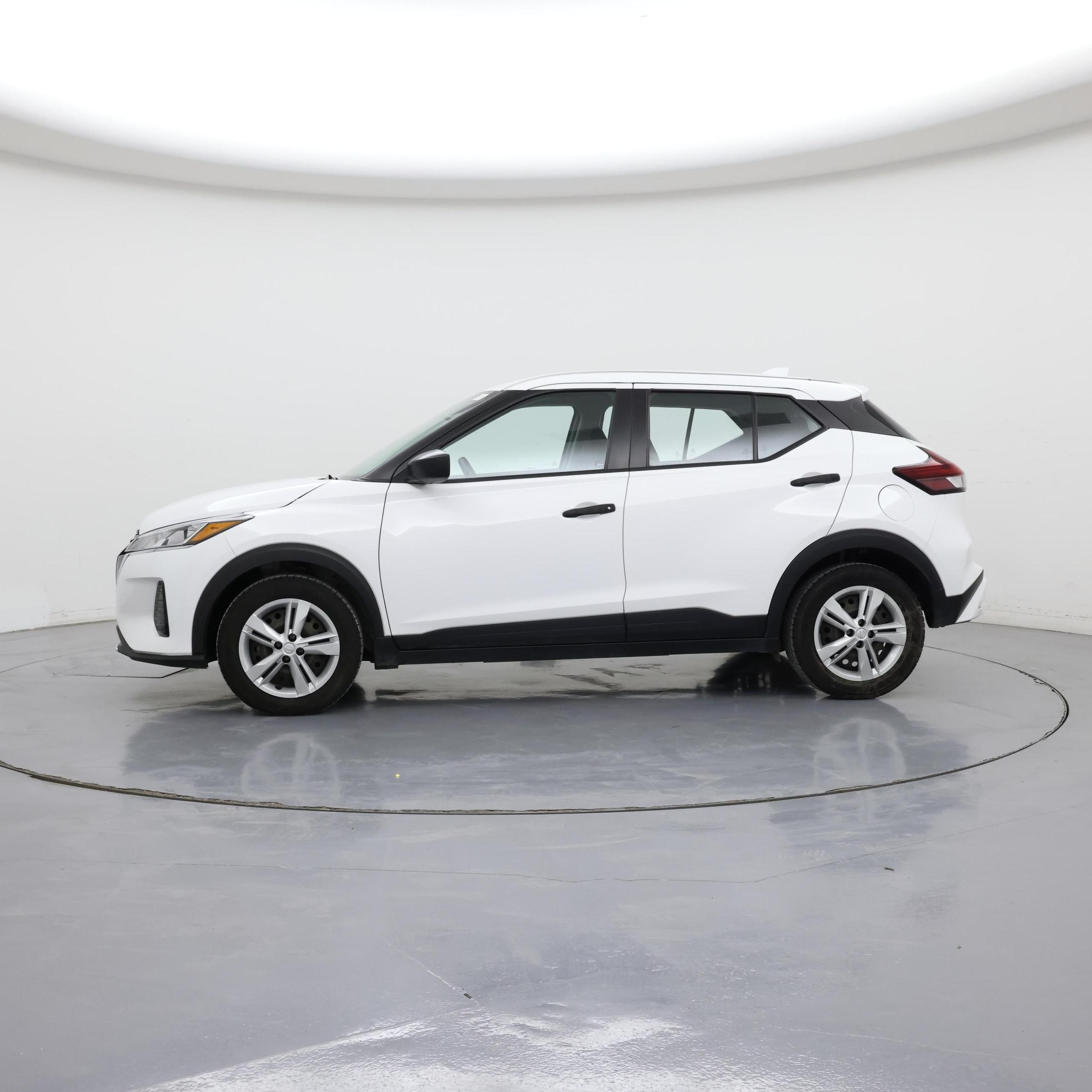 Thumbnail: 2023 Nissan Kicks - 3