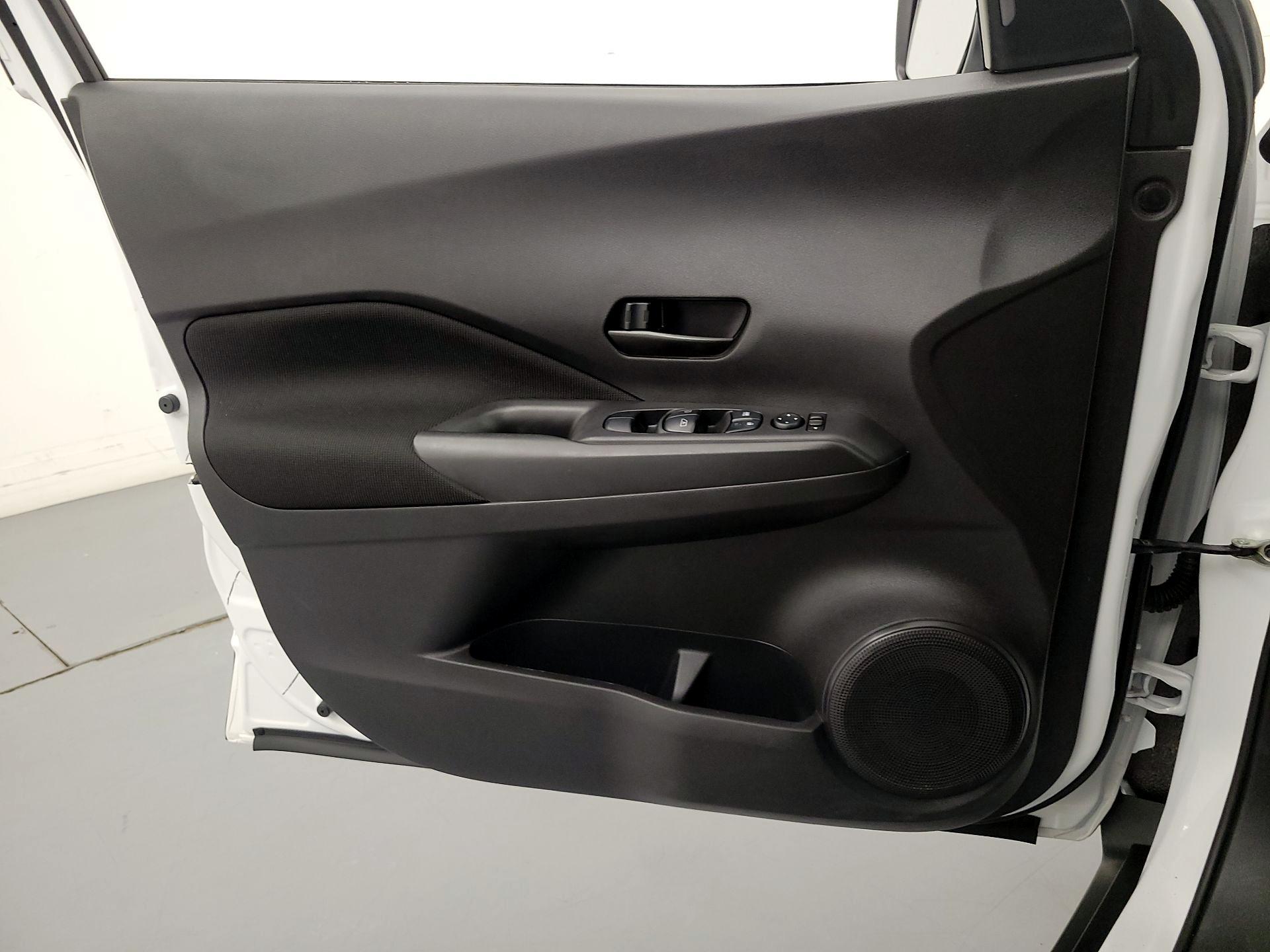 Thumbnail: 2023 Nissan Kicks - 12