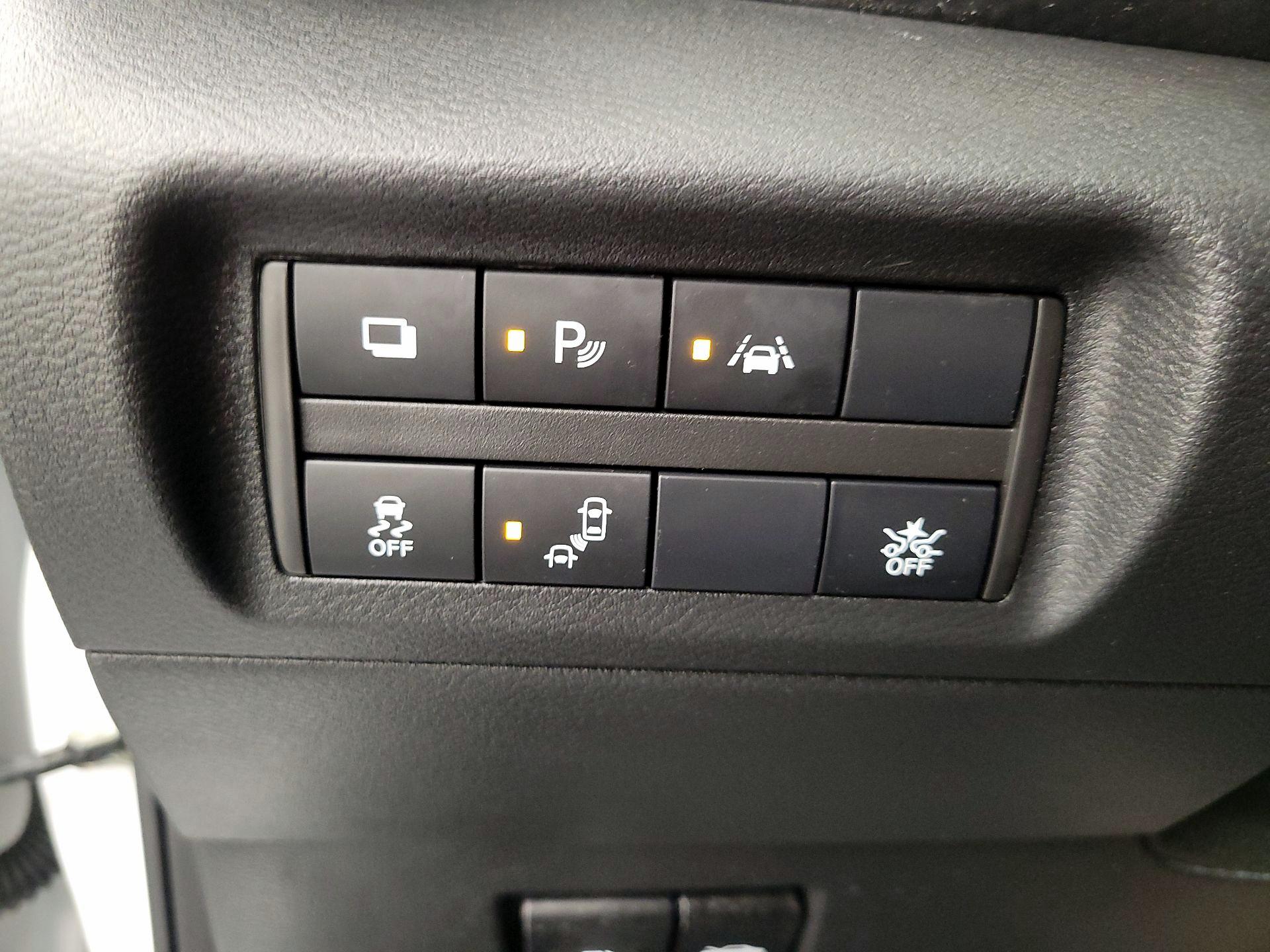 Thumbnail: 2023 Nissan Kicks - 13