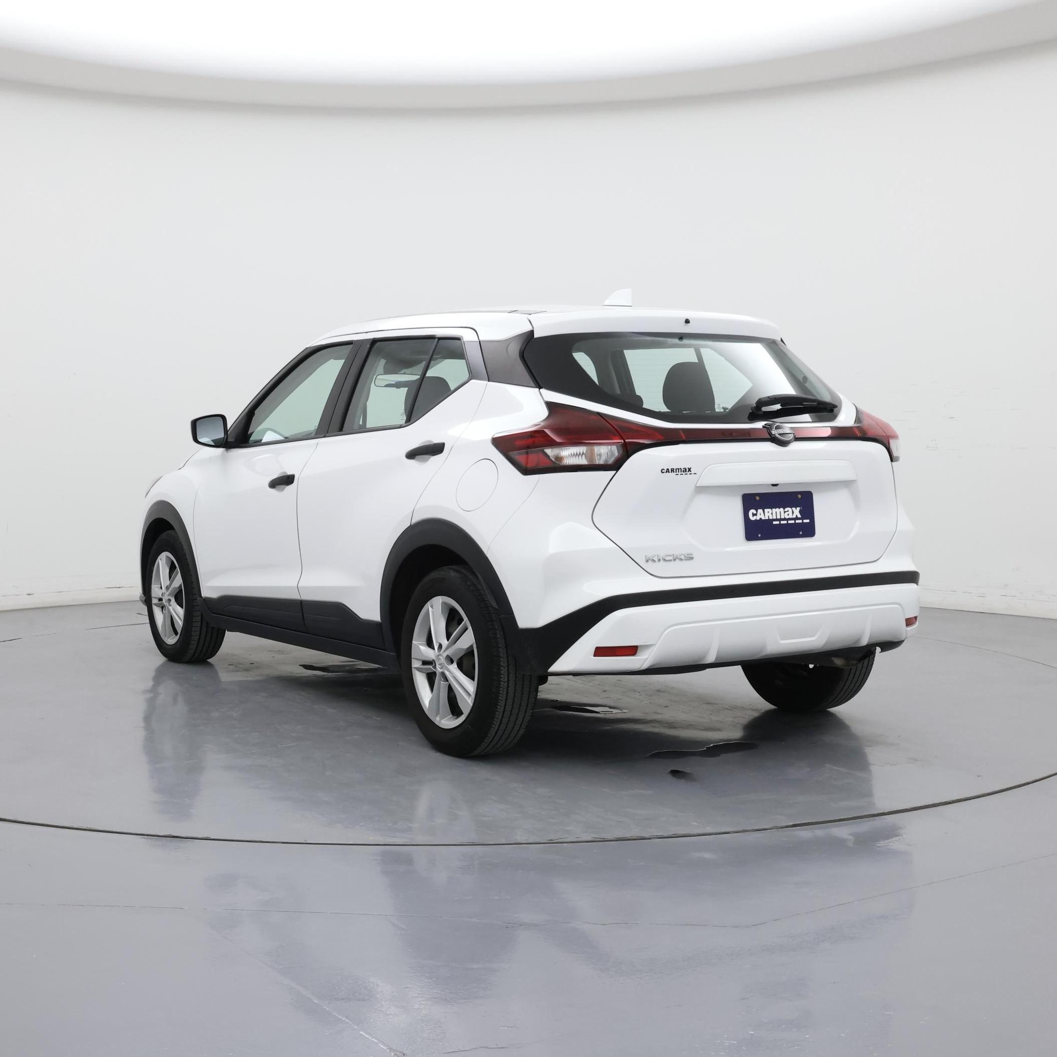 Thumbnail: 2023 Nissan Kicks - 2