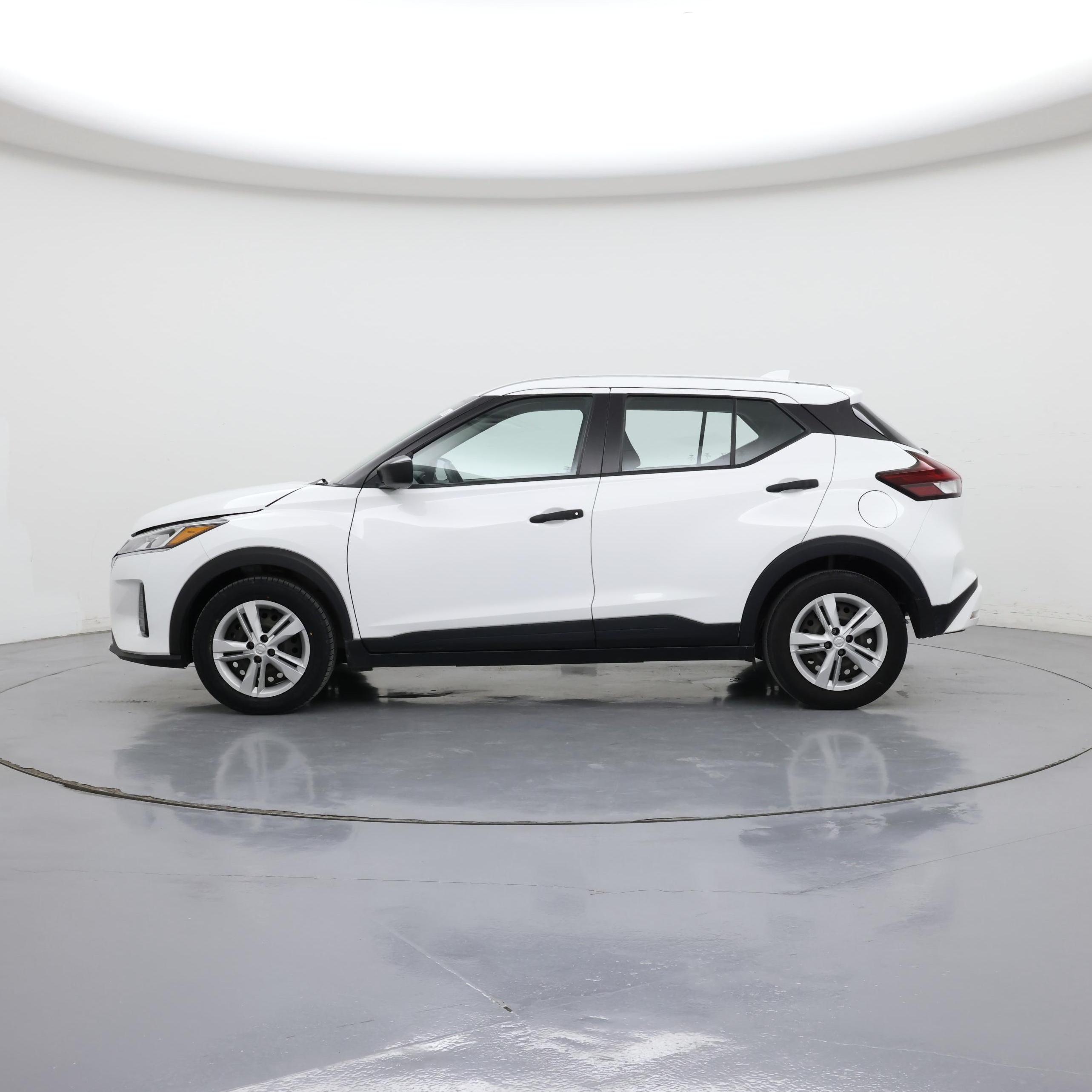 Thumbnail: 2023 Nissan Kicks - 3