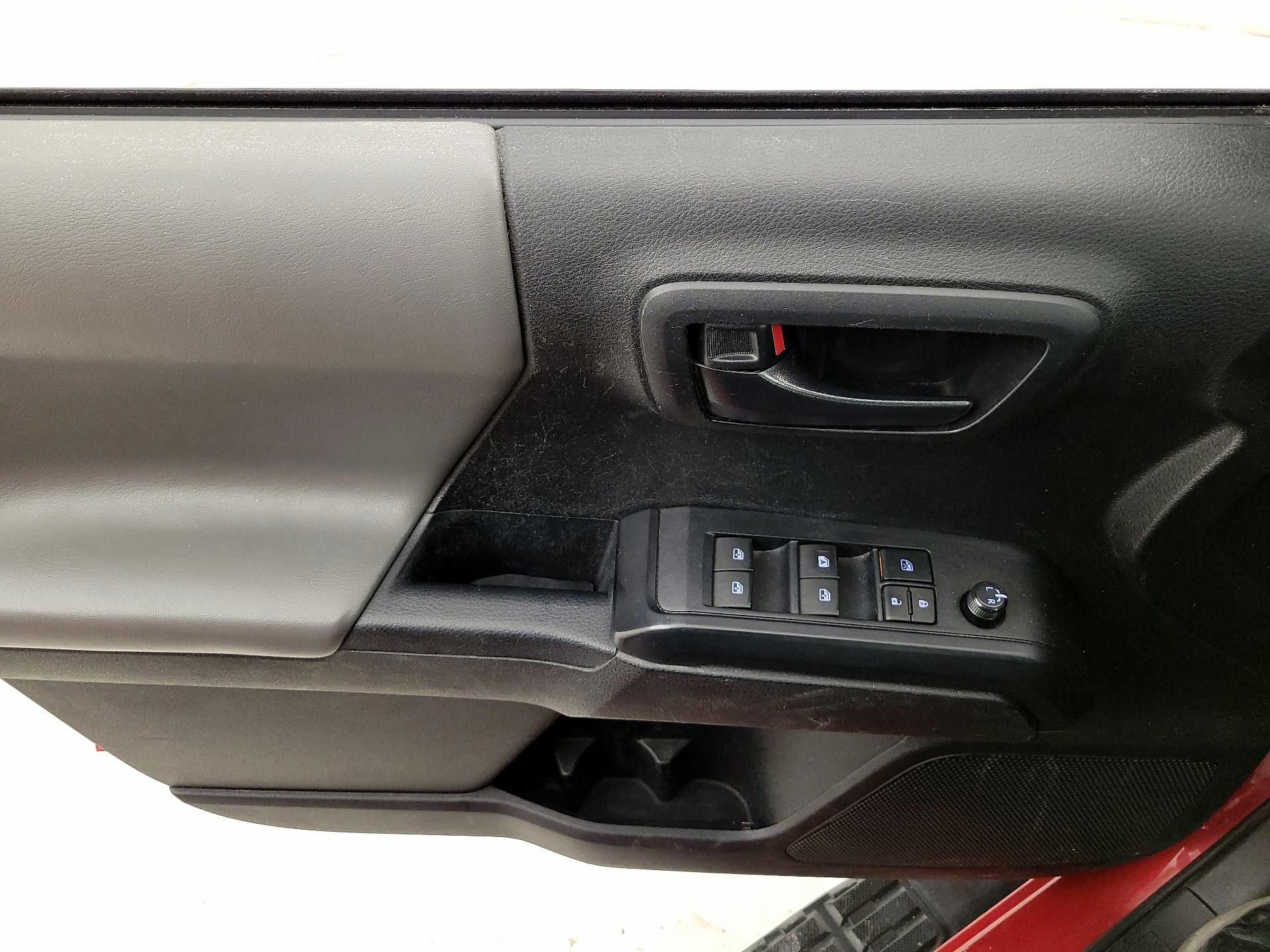 Thumbnail: 2022 Toyota Tacoma - 12