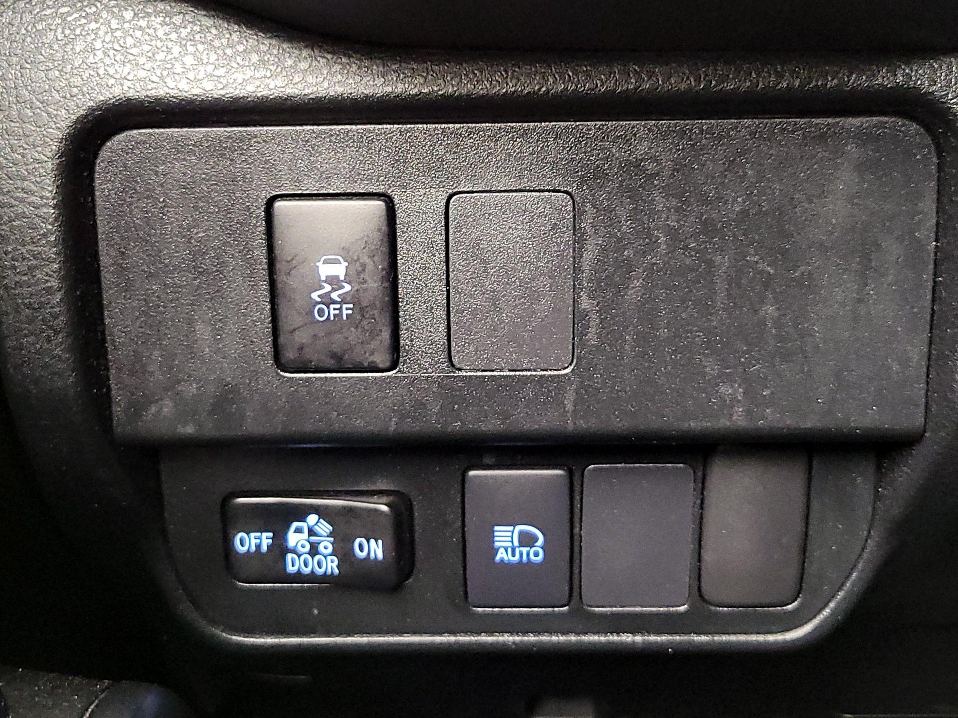 Thumbnail: 2022 Toyota Tacoma - 13