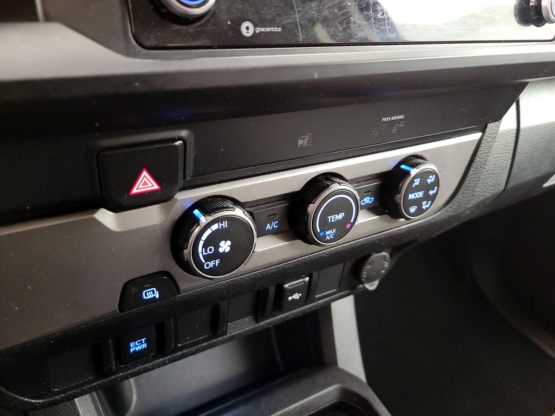 Thumbnail: 2022 Toyota Tacoma - 17