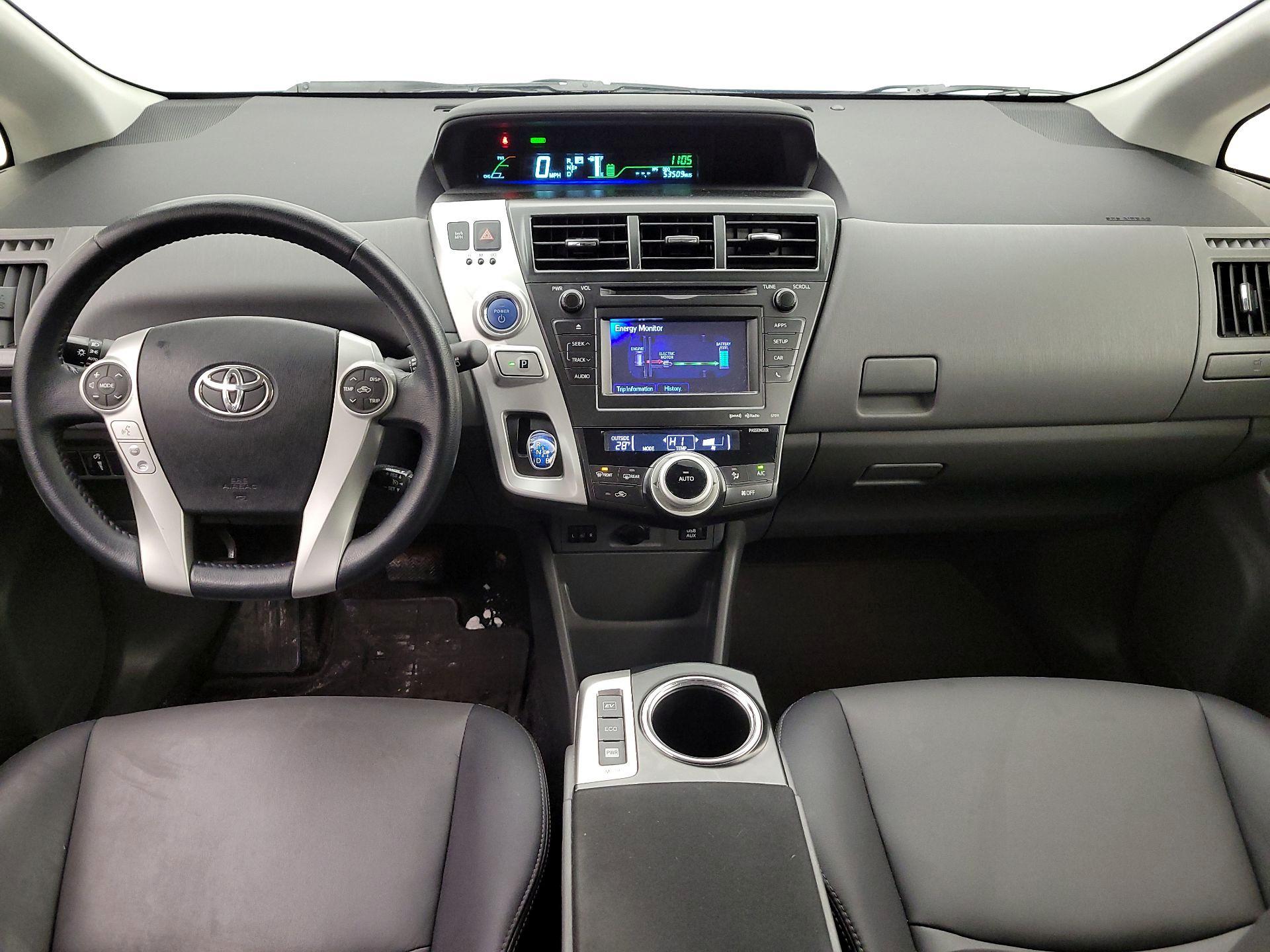 Thumbnail: 2014 Toyota Prius v - 9