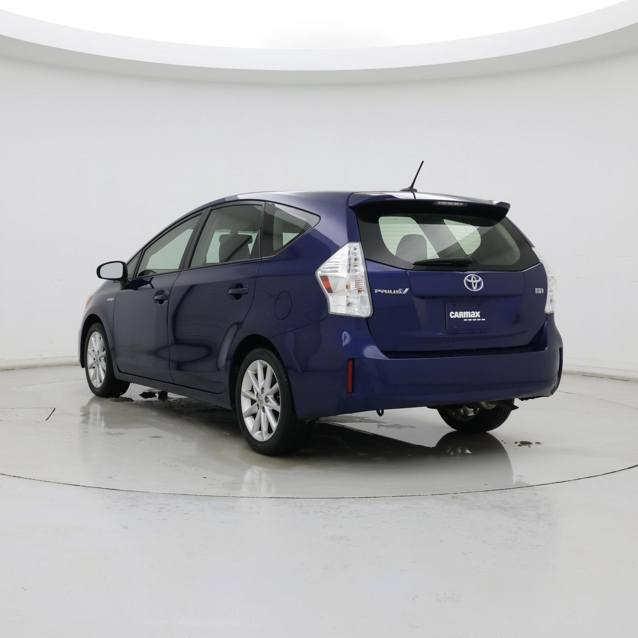 Thumbnail: 2014 Toyota Prius v - 2