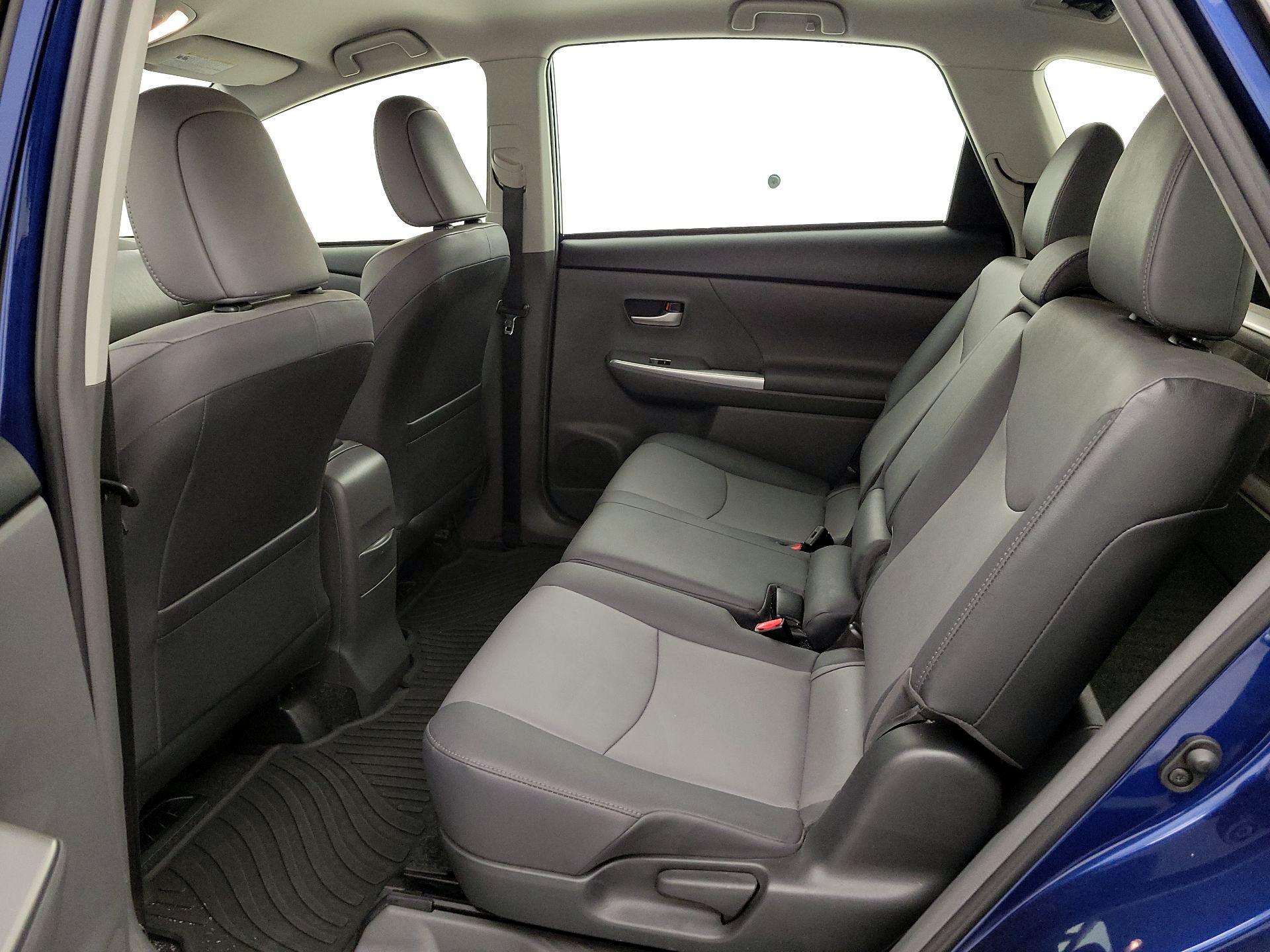 Thumbnail: 2014 Toyota Prius v - 19