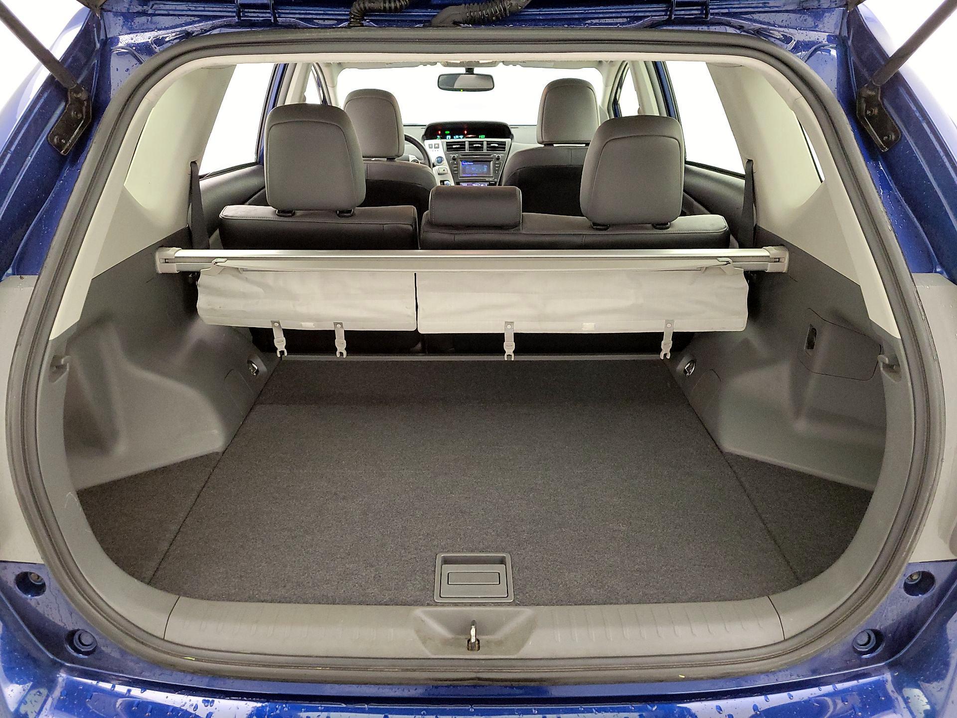 Thumbnail: 2014 Toyota Prius v - 20