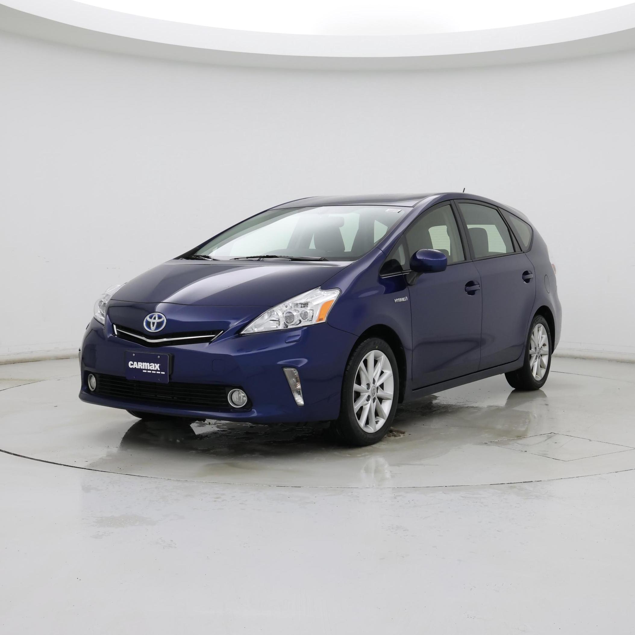 Thumbnail: 2014 Toyota Prius v - 4