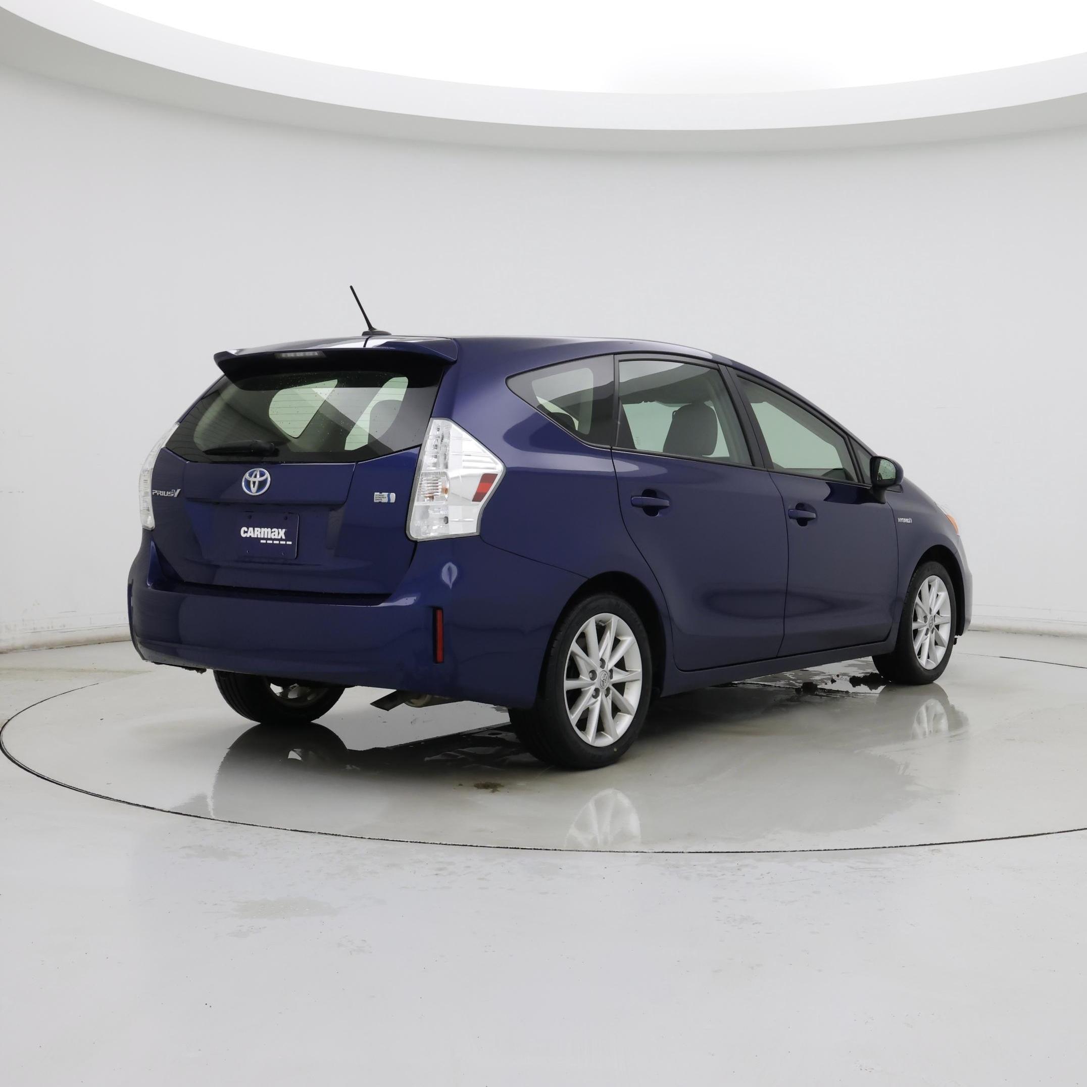 Thumbnail: 2014 Toyota Prius v - 8