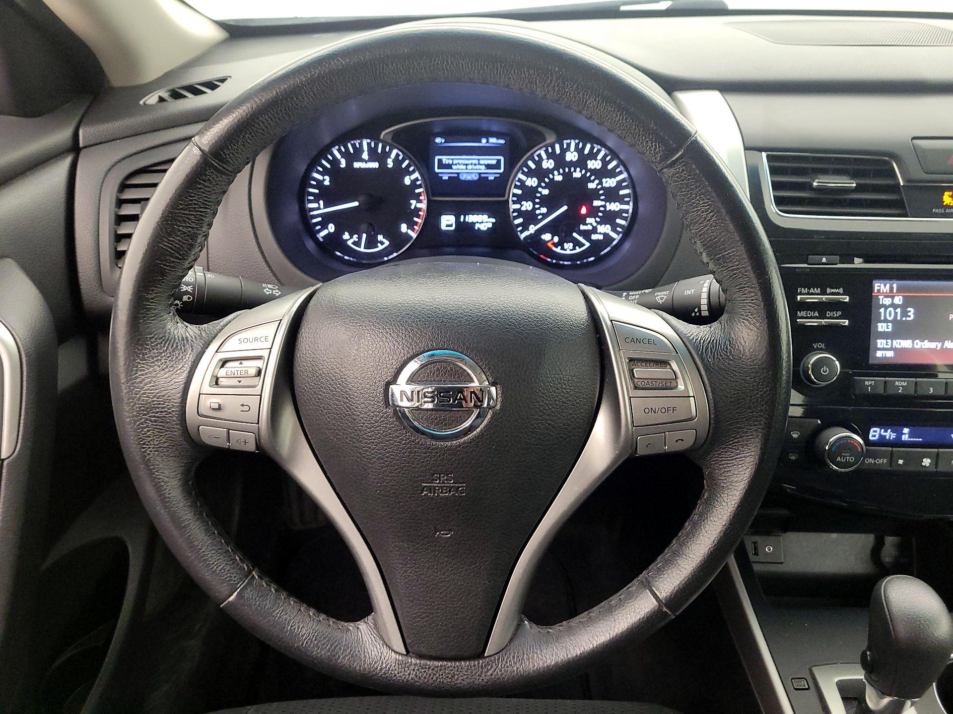 Thumbnail: 2015 Nissan Altima - 10