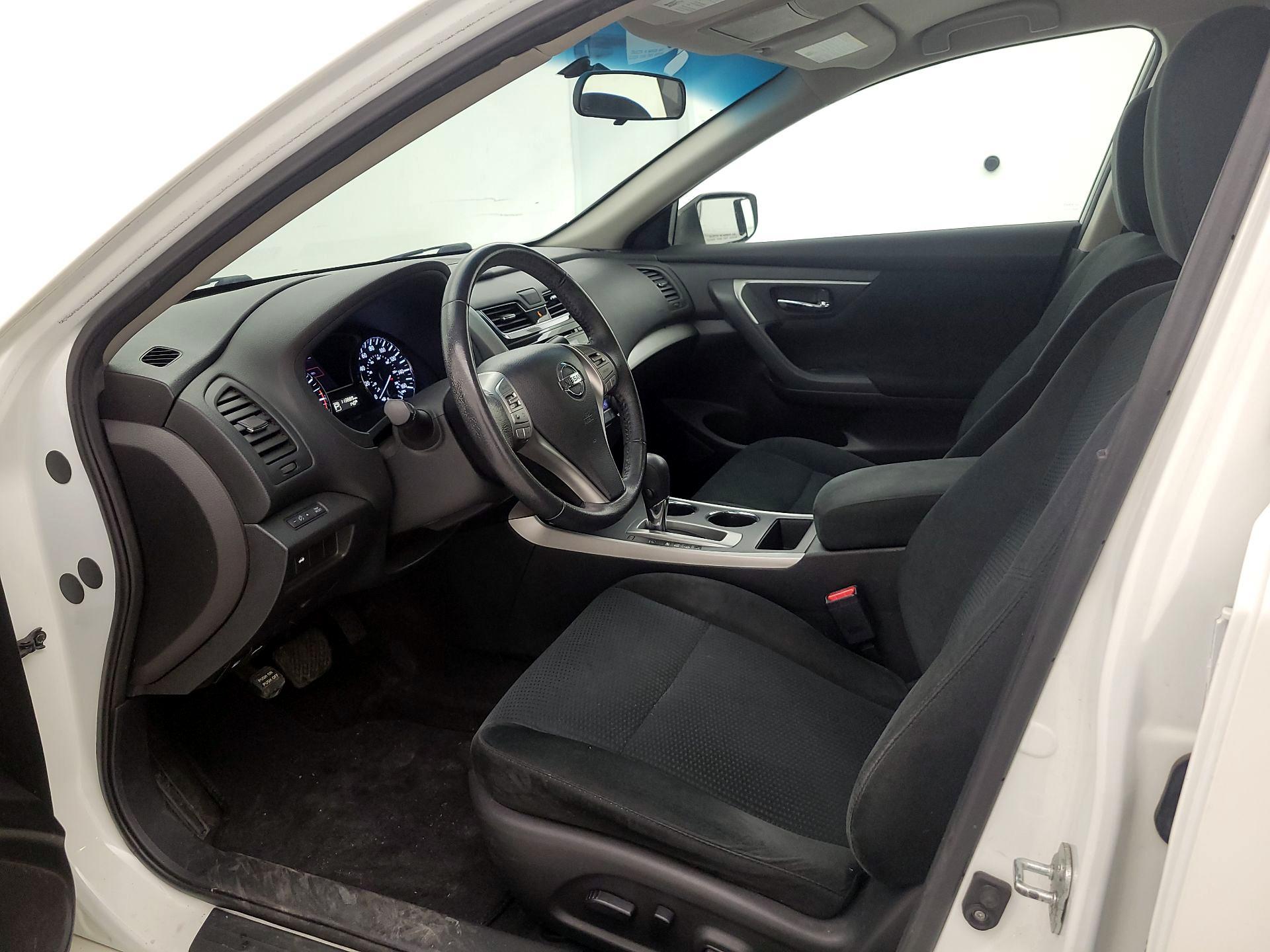 Thumbnail: 2015 Nissan Altima - 11