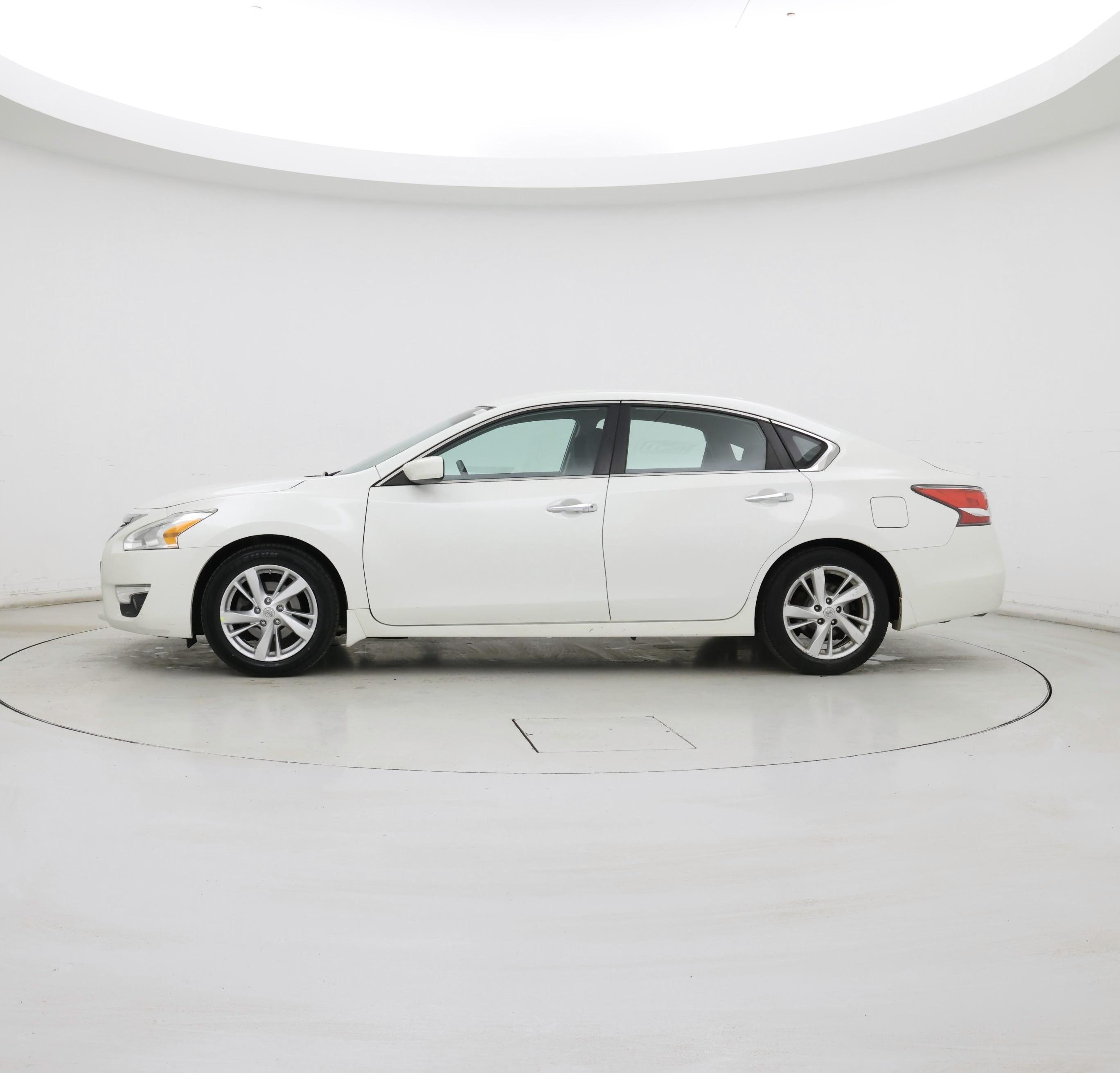 Thumbnail: 2015 Nissan Altima - 3