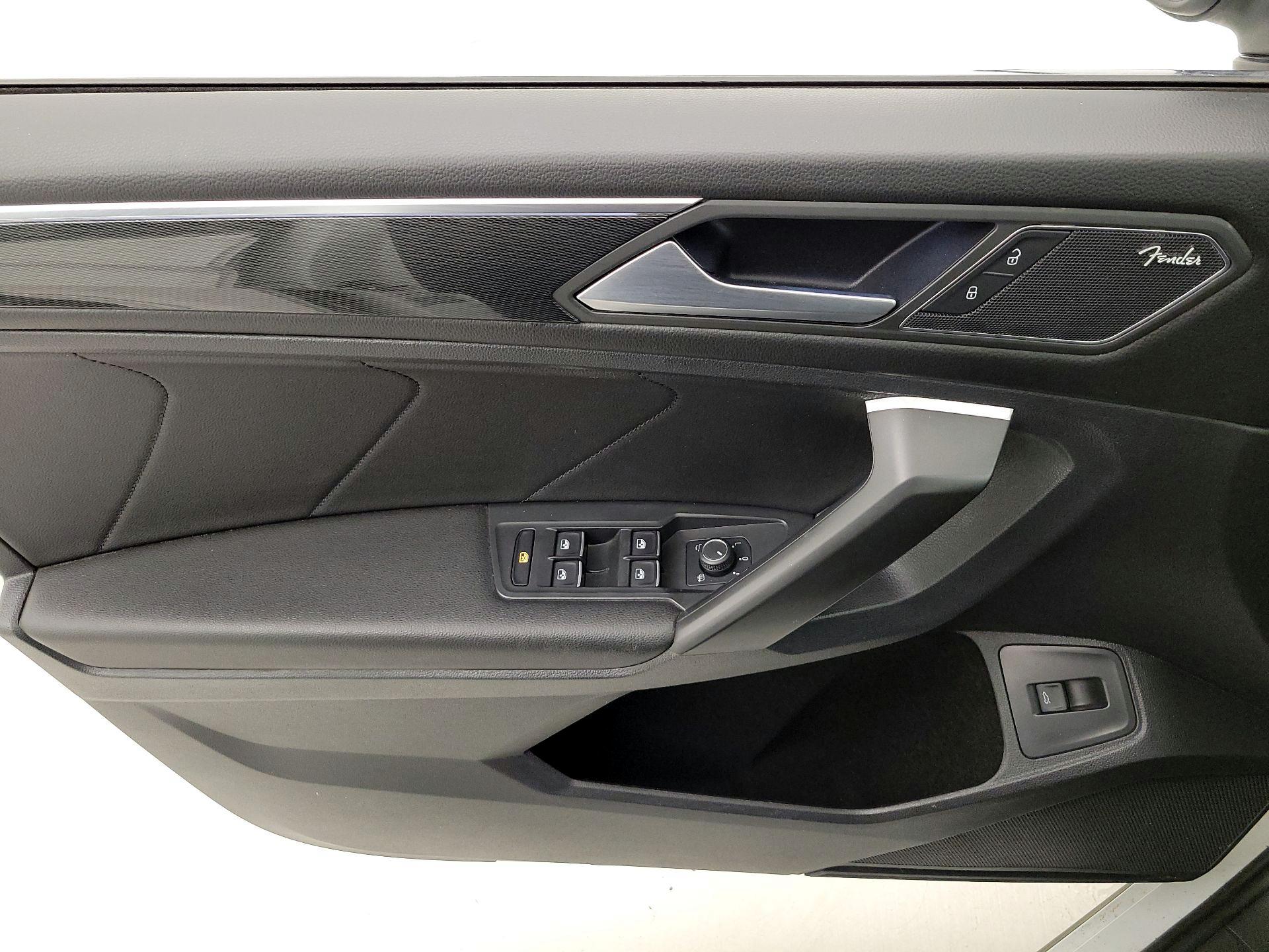 Thumbnail: 2021 Volkswagen Tiguan - 12