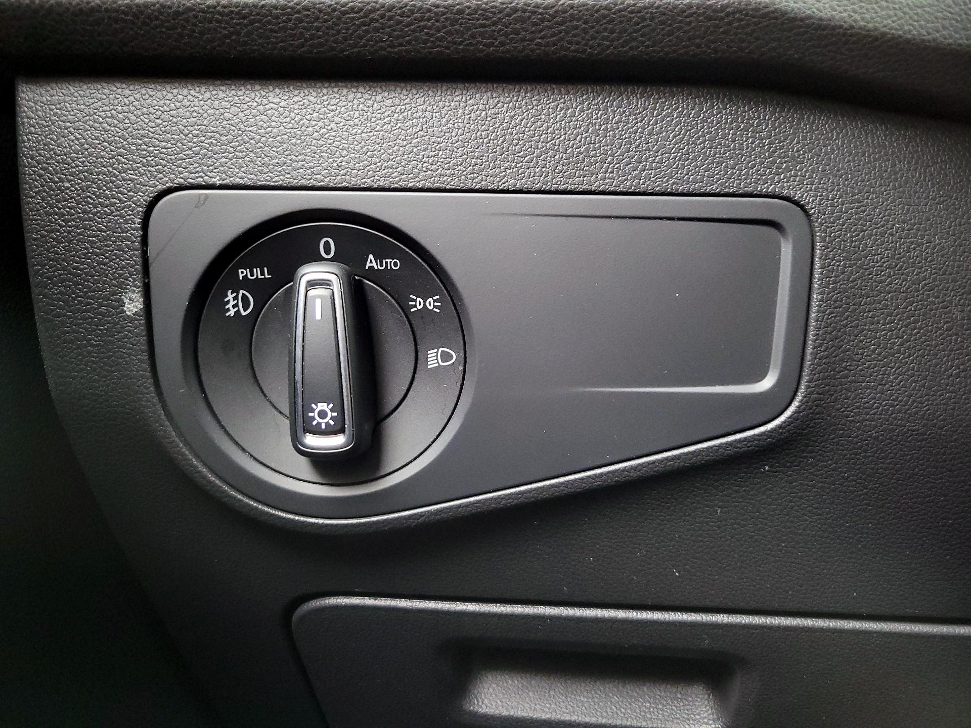 Thumbnail: 2021 Volkswagen Tiguan - 13