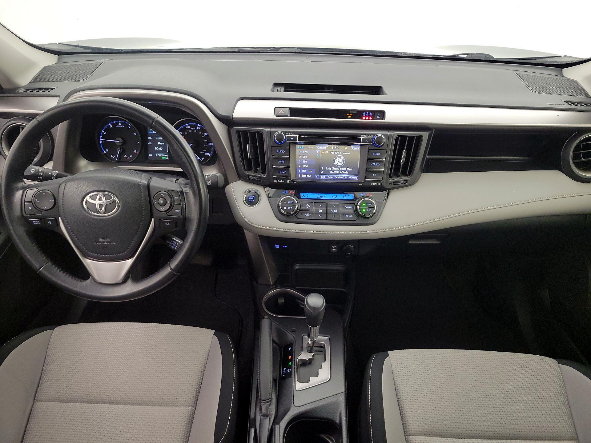 Thumbnail: 2018 Toyota RAV4 - 9