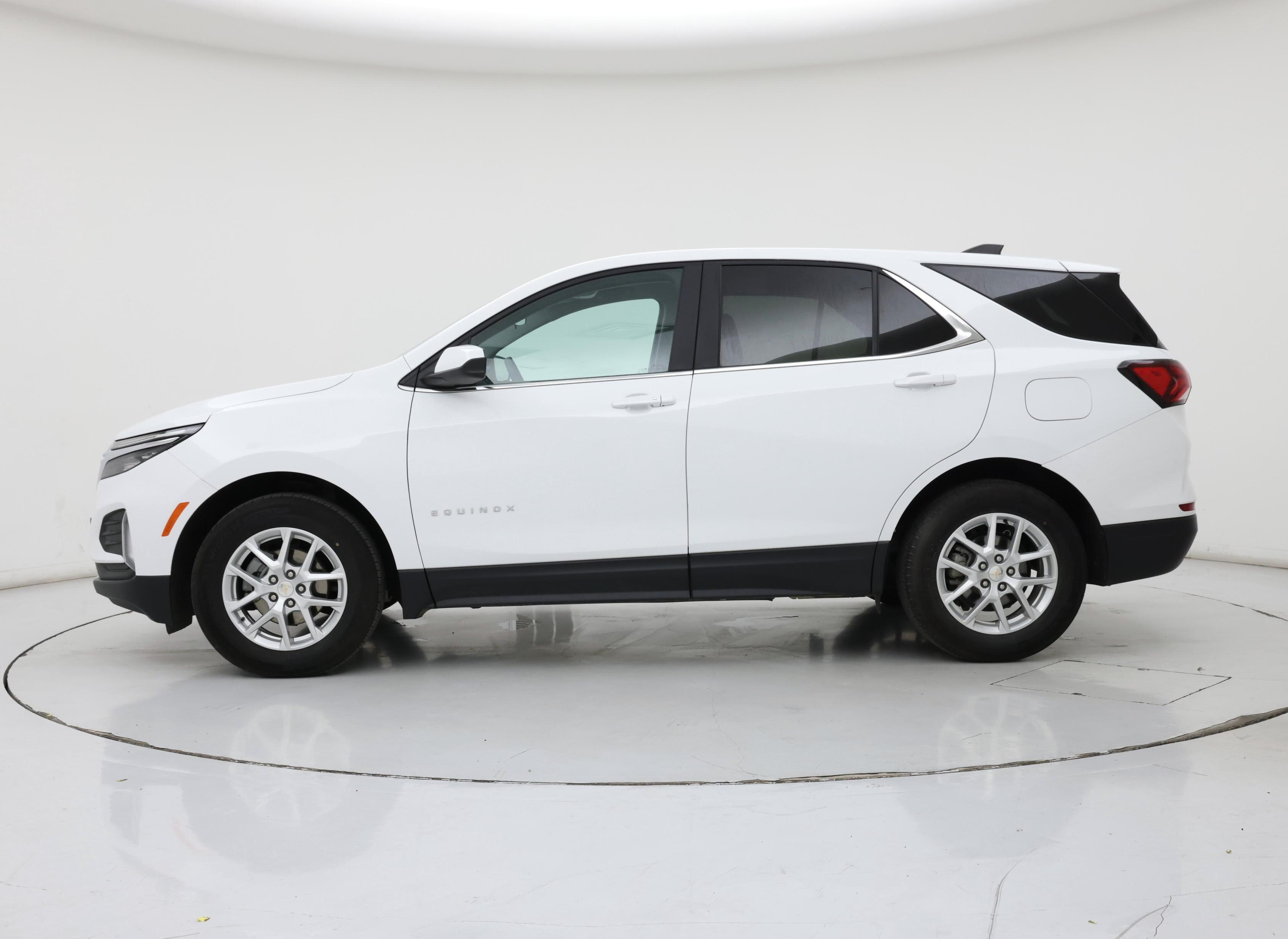 Thumbnail: 2023 Chevrolet Equinox - 3