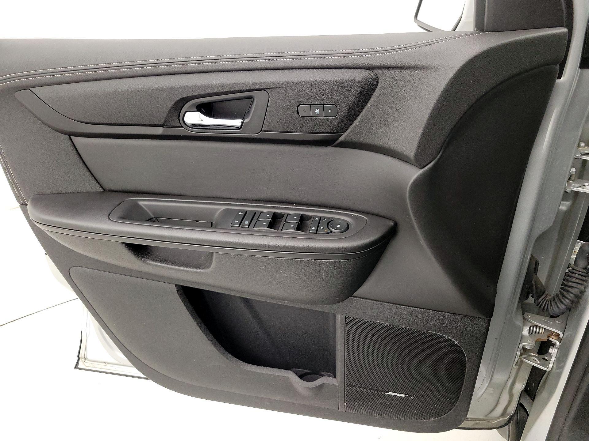 Thumbnail: 2017 Chevrolet Traverse - 12