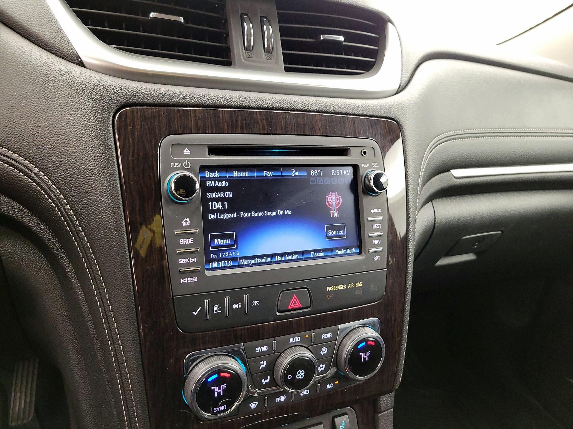 Thumbnail: 2017 Chevrolet Traverse - 16