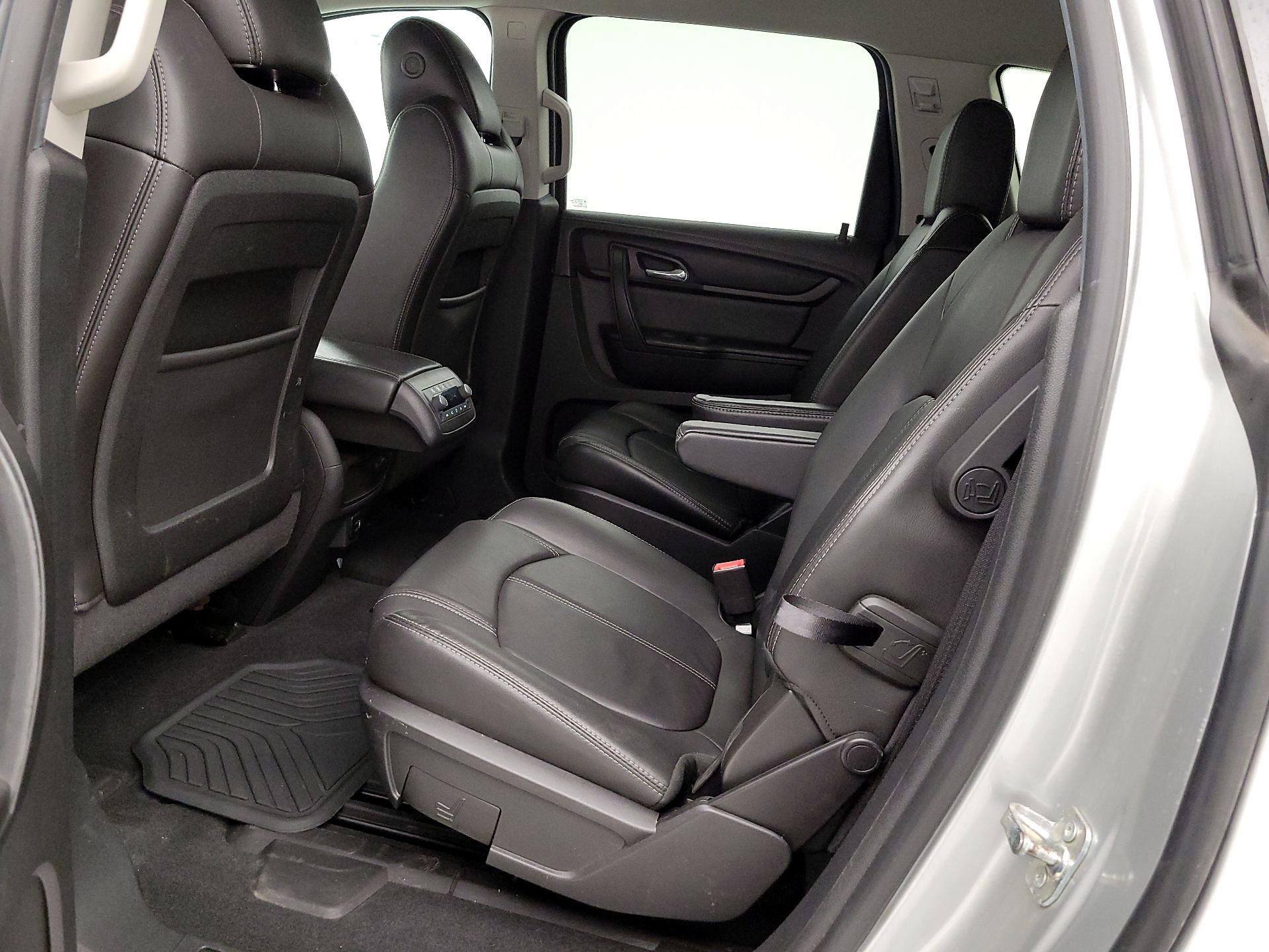 Thumbnail: 2017 Chevrolet Traverse - 20