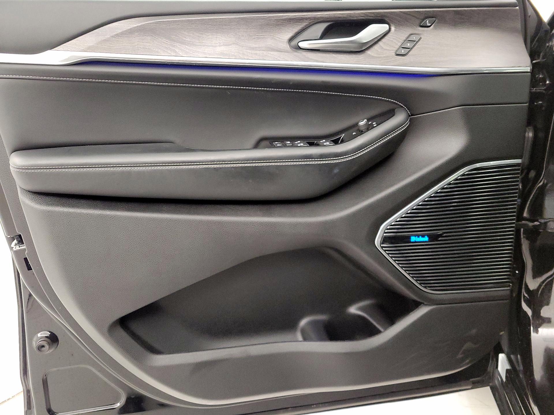 Thumbnail: 2022 Jeep Grand Cherokee - 12