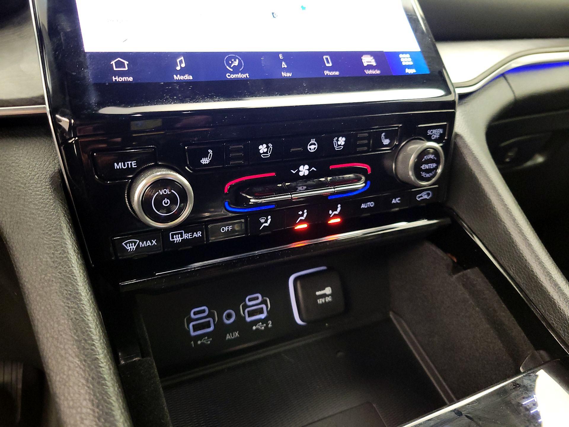 Thumbnail: 2022 Jeep Grand Cherokee - 17