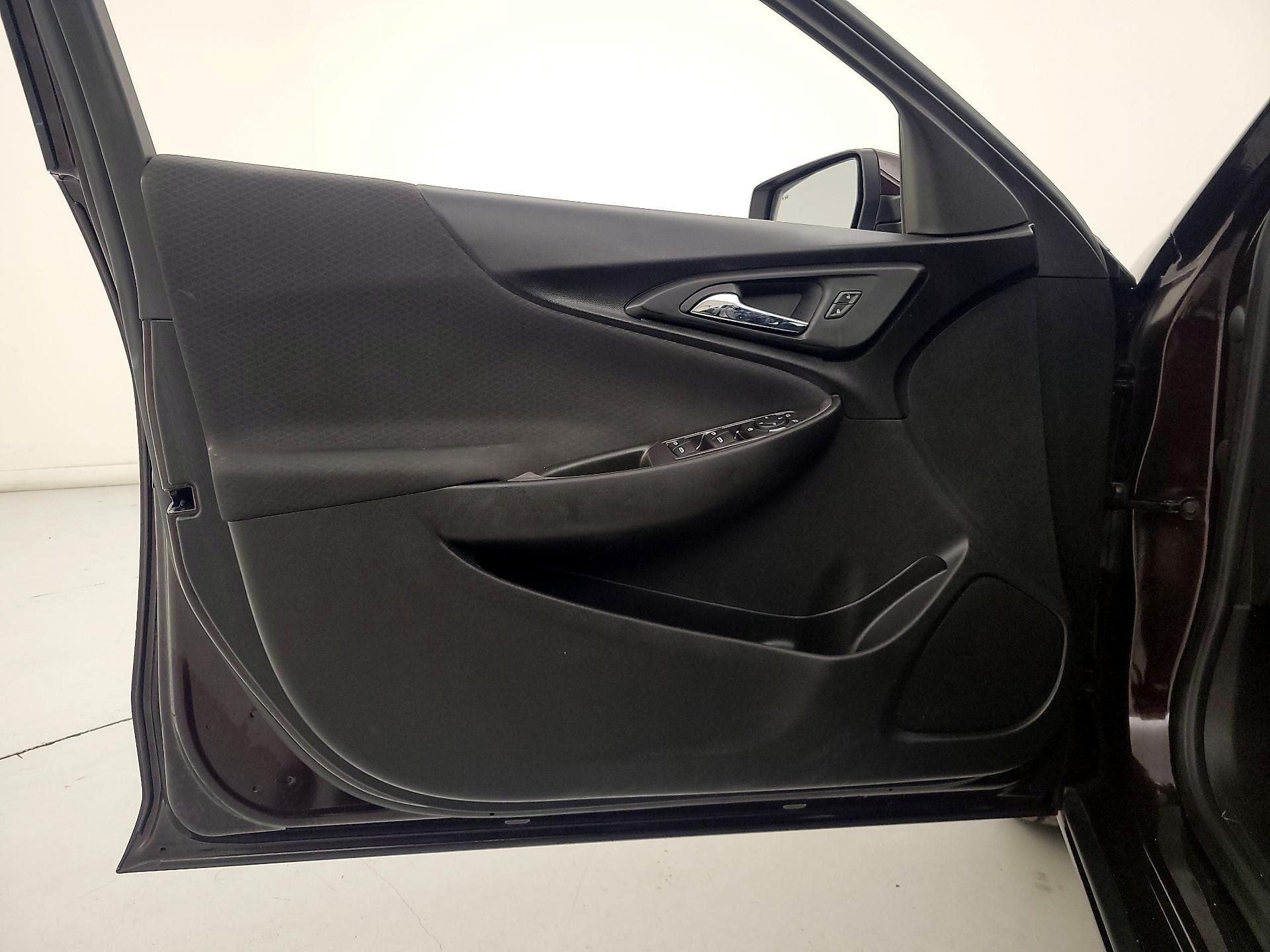 Thumbnail: 2021 Chevrolet Malibu - 12