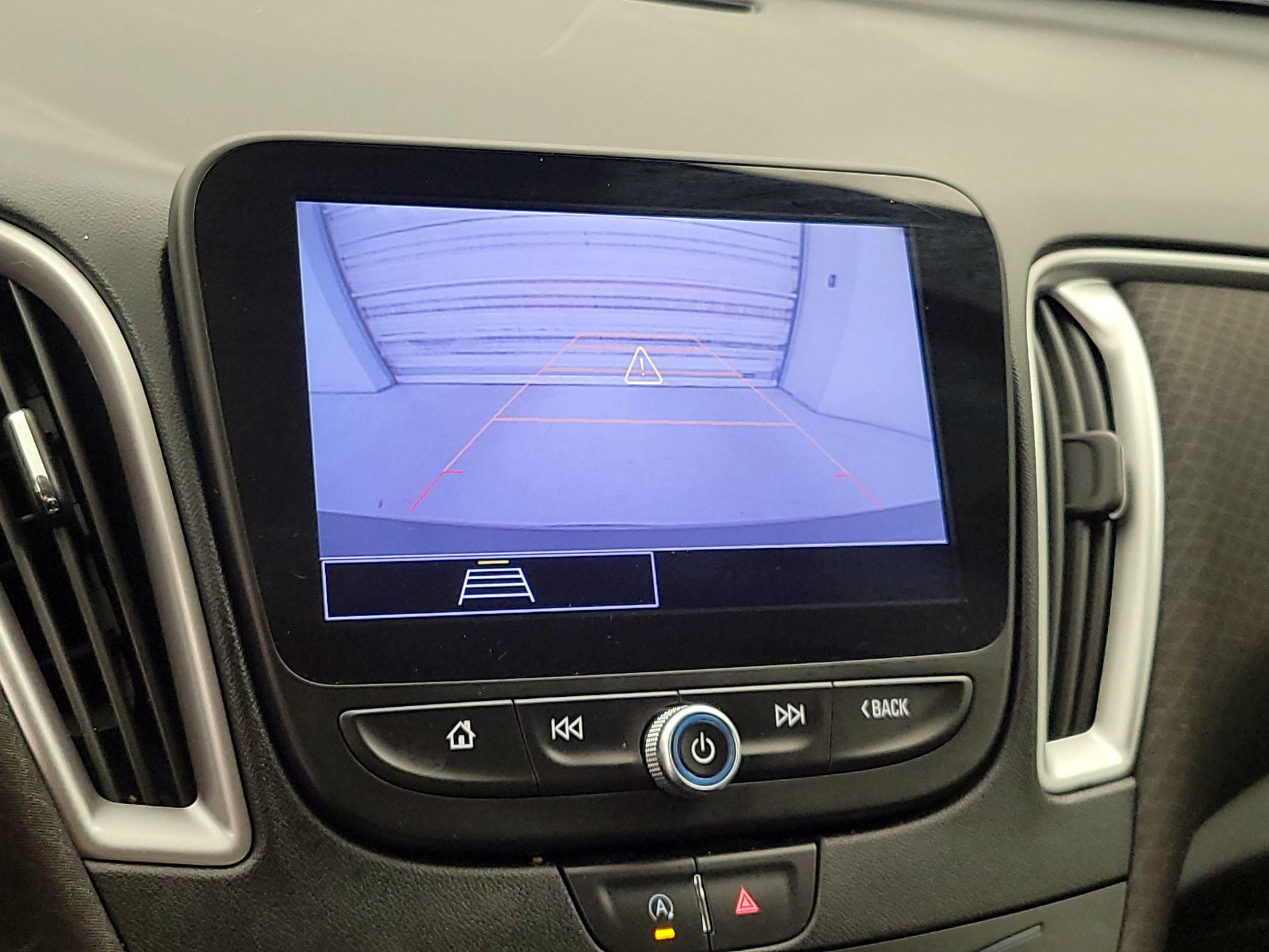 Thumbnail: 2021 Chevrolet Malibu - 14