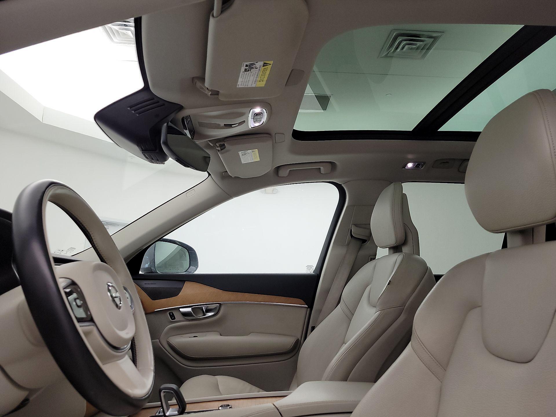 Thumbnail: 2022 Volvo XC90 - 20