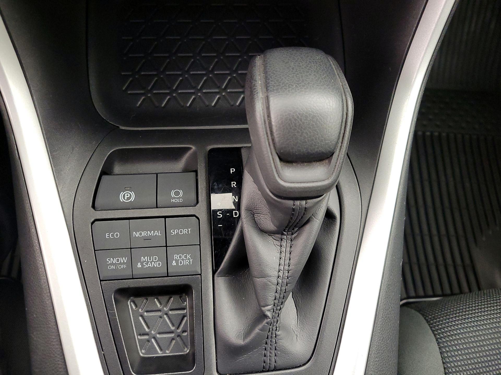 Thumbnail: 2024 Toyota RAV4 - 17