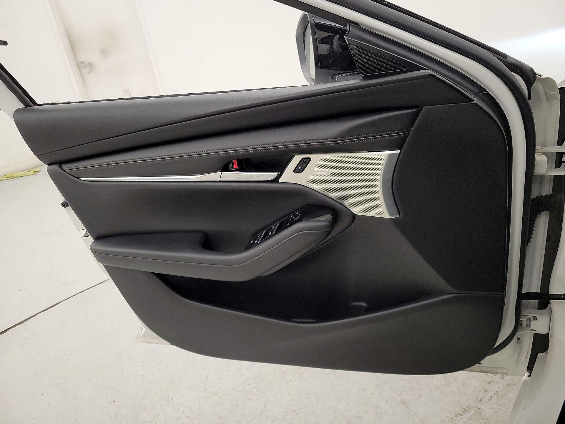 Thumbnail: 2021 Mazda Mazda3 - 12