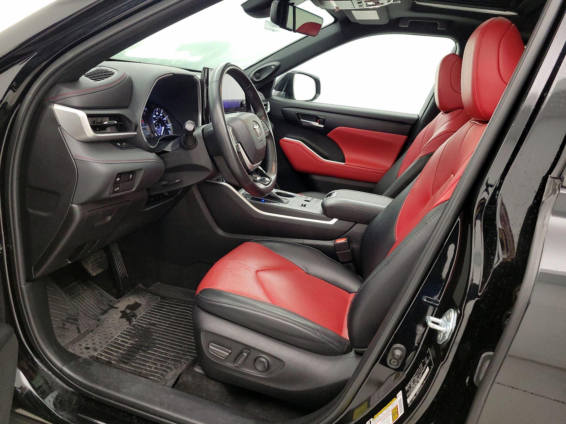 Thumbnail: 2023 Toyota Highlander - 11