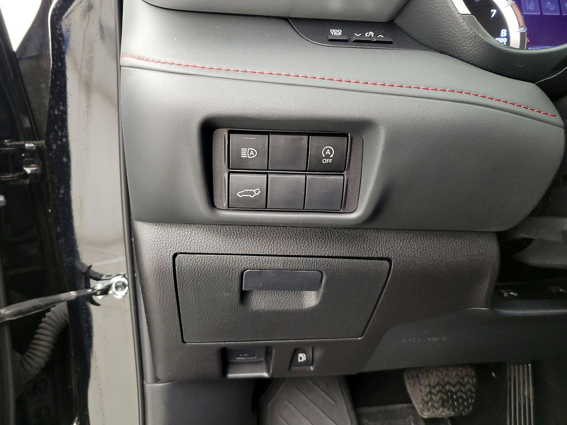 Thumbnail: 2023 Toyota Highlander - 13