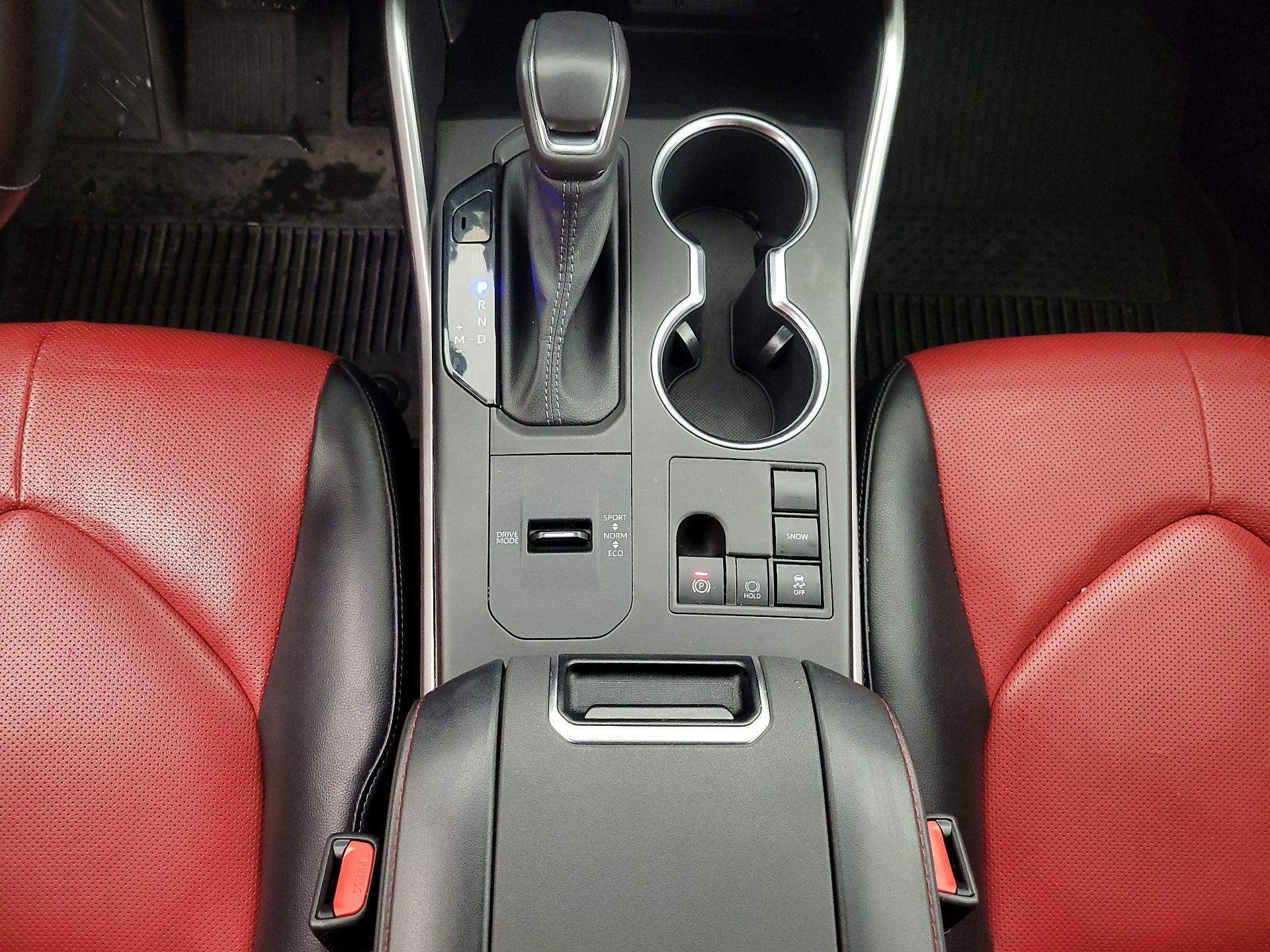 Thumbnail: 2023 Toyota Highlander - 18