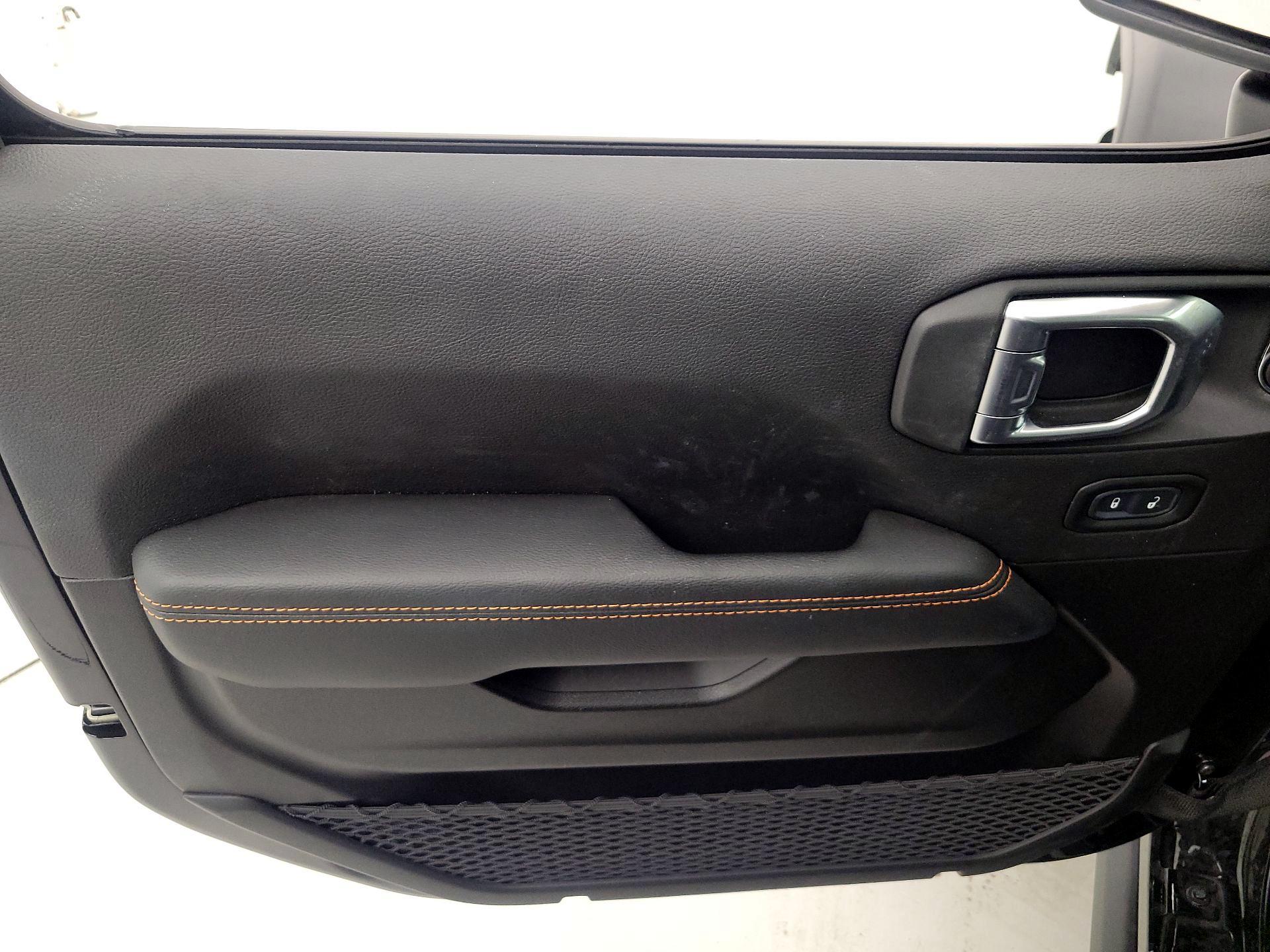 Thumbnail: 2023 Jeep Gladiator - 12