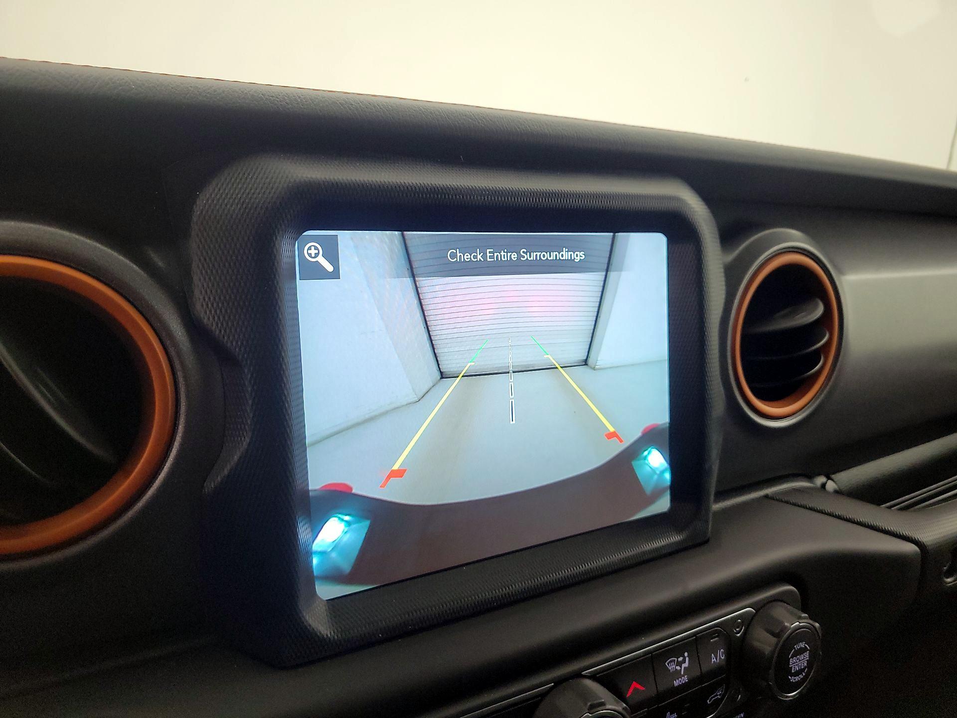 Thumbnail: 2023 Jeep Gladiator - 15