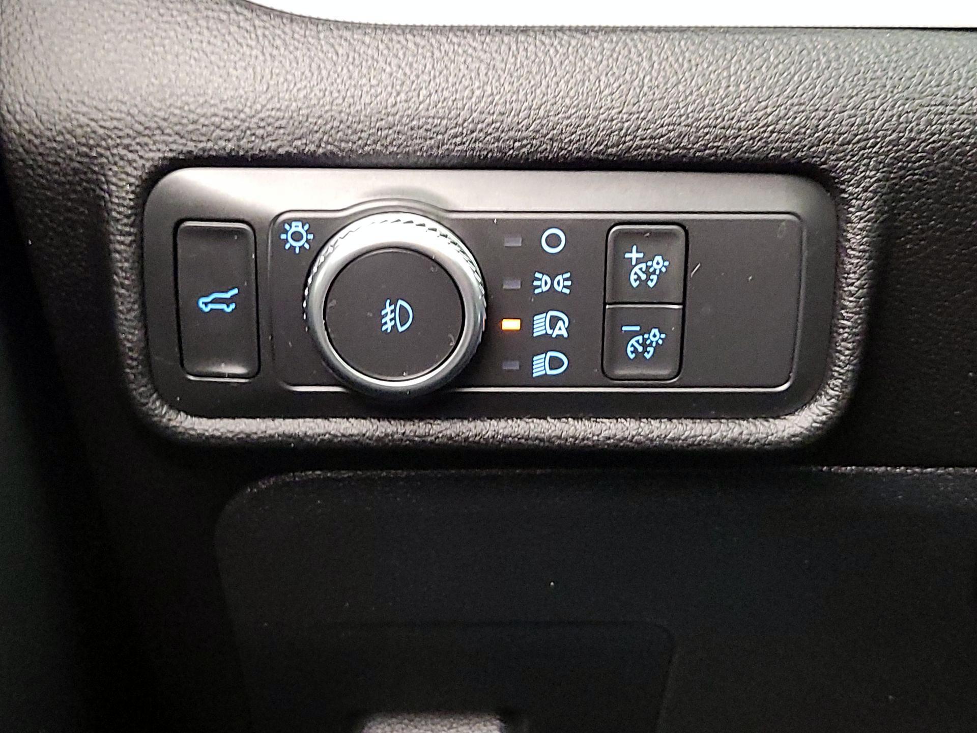 Thumbnail: 2022 Ford Explorer - 13