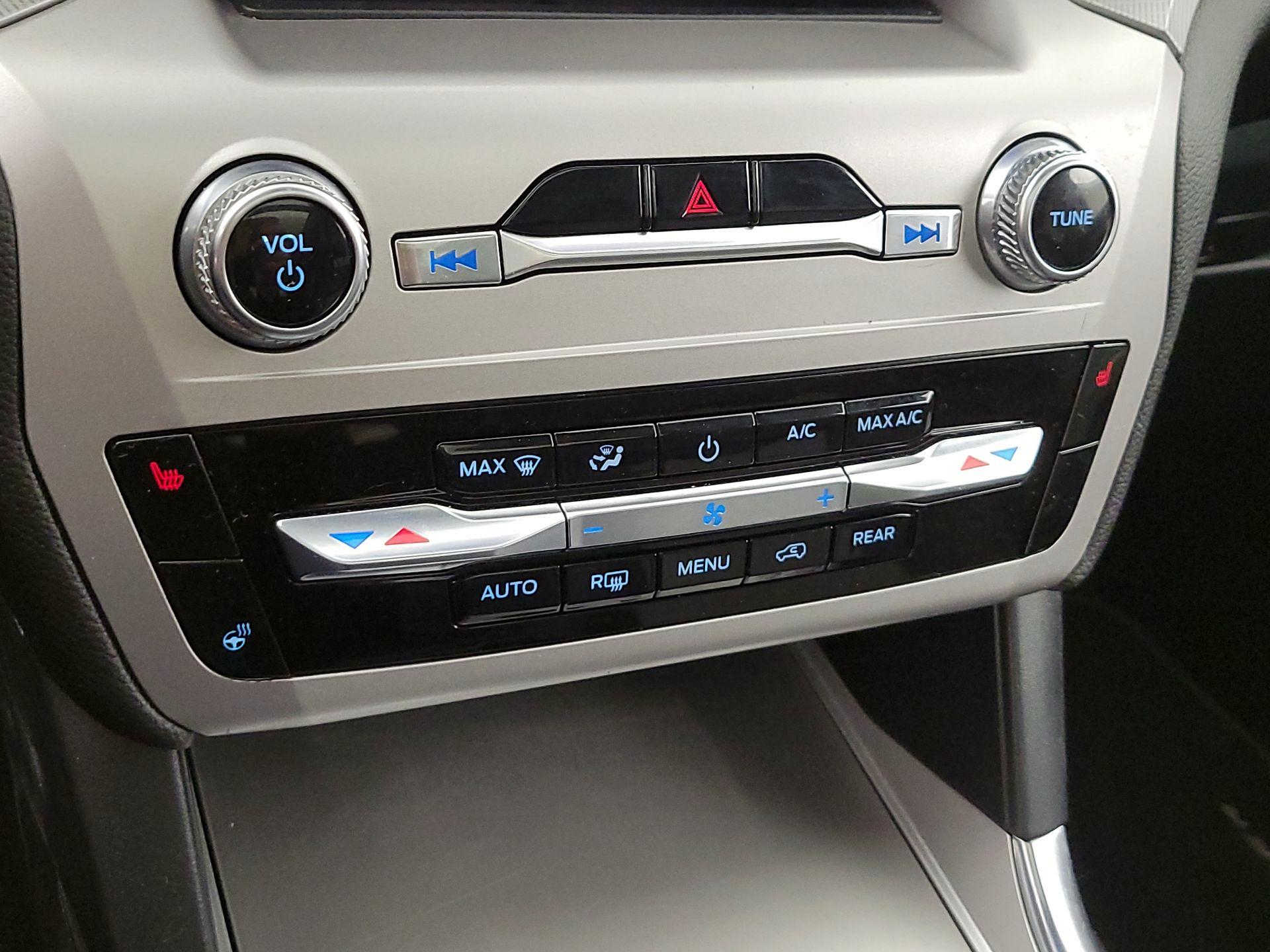 Thumbnail: 2022 Ford Explorer - 17