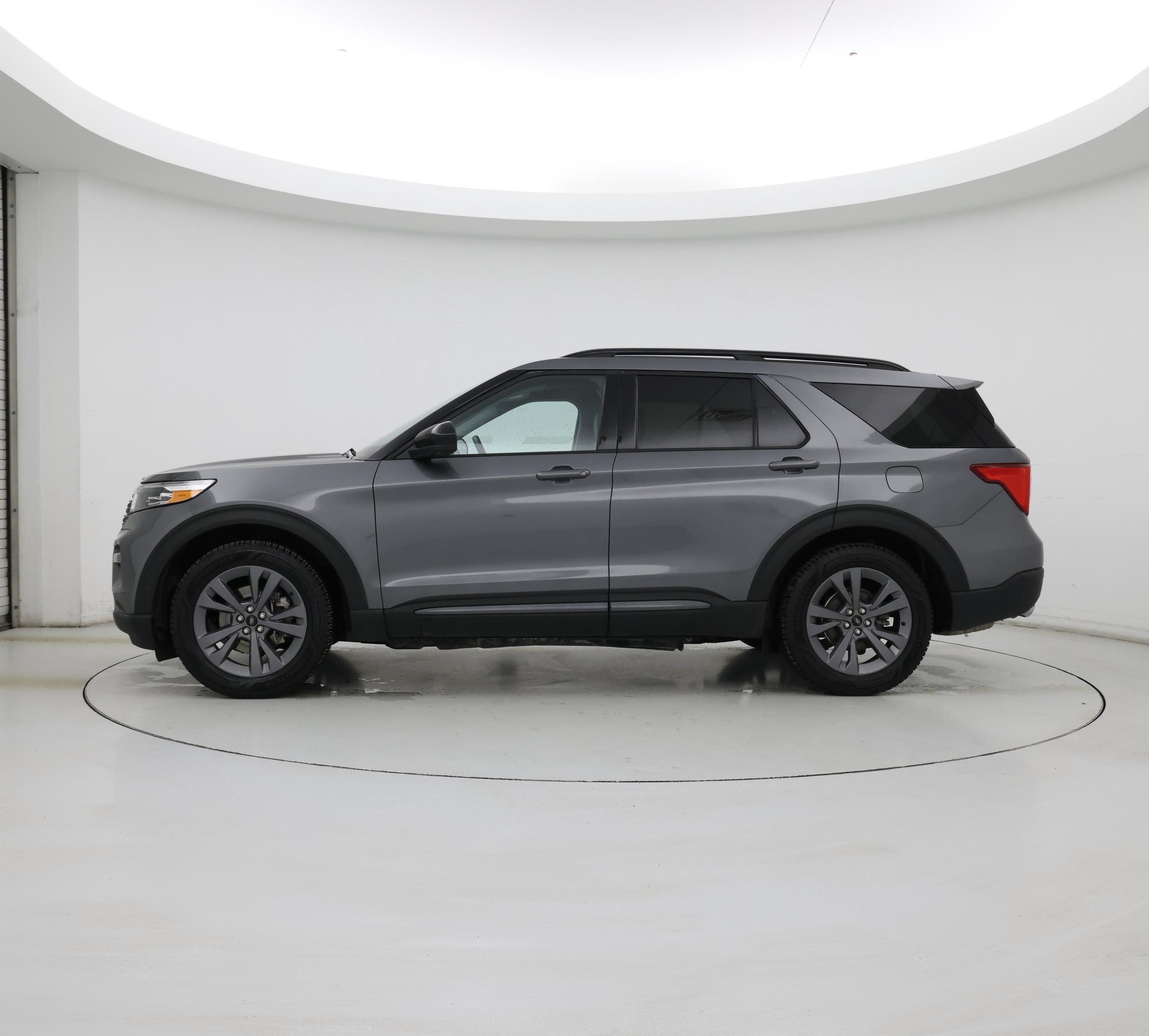 Thumbnail: 2022 Ford Explorer - 3