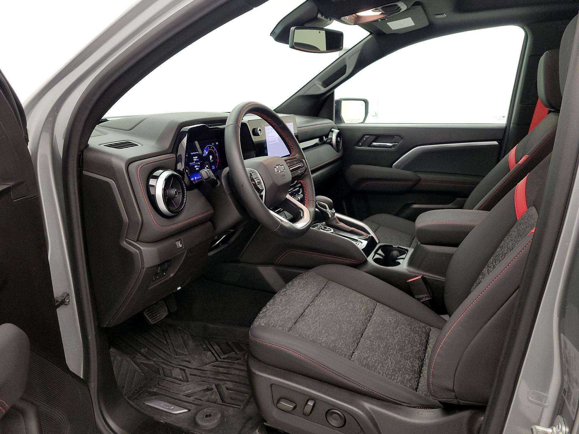 Thumbnail: 2024 Chevrolet Colorado - 11