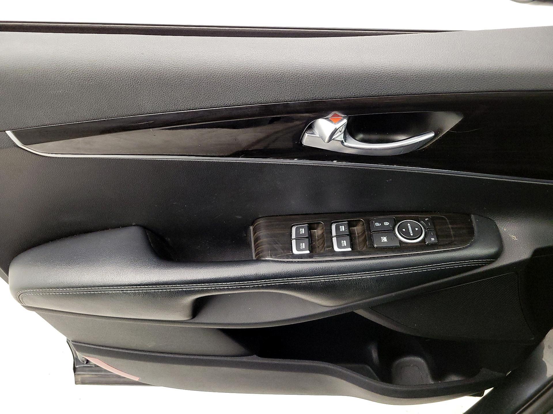 Thumbnail: 2020 Kia Sorento - 12