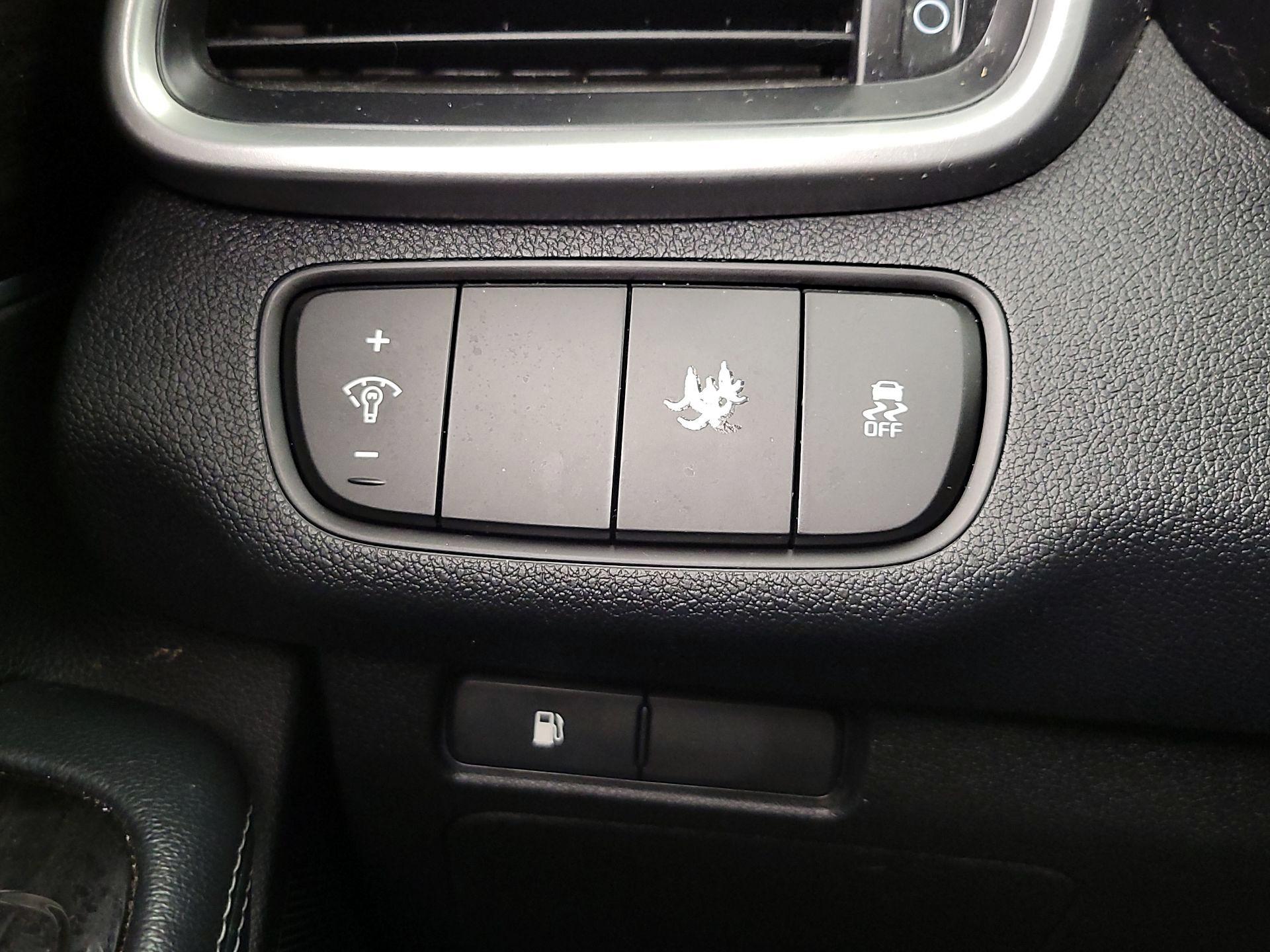 Thumbnail: 2020 Kia Sorento - 13