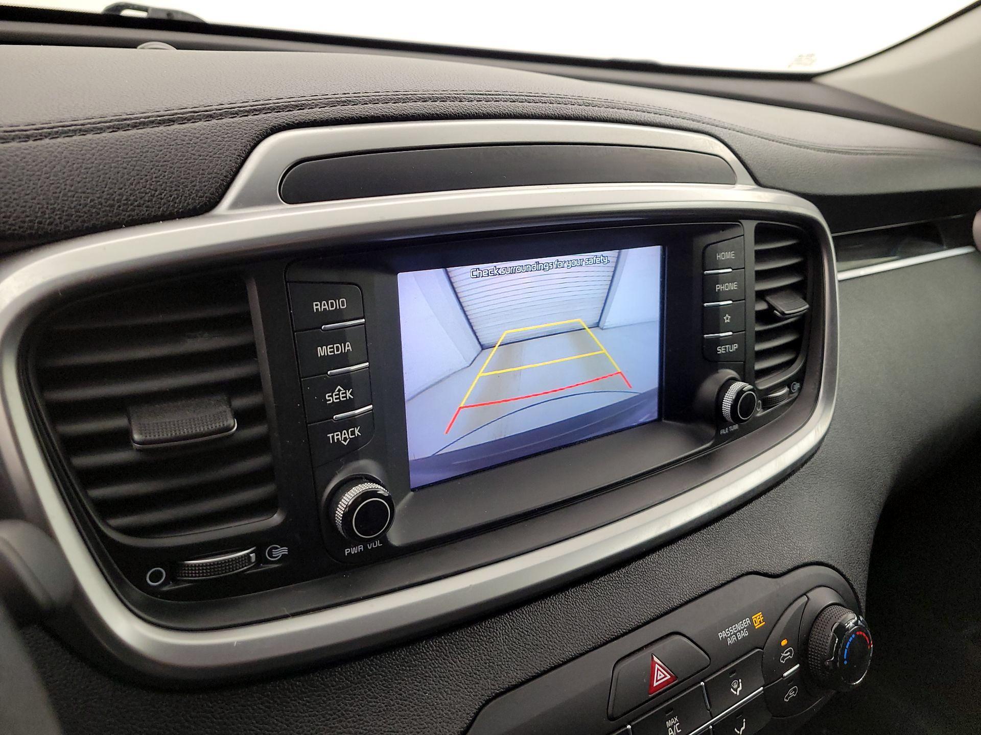 Thumbnail: 2020 Kia Sorento - 14