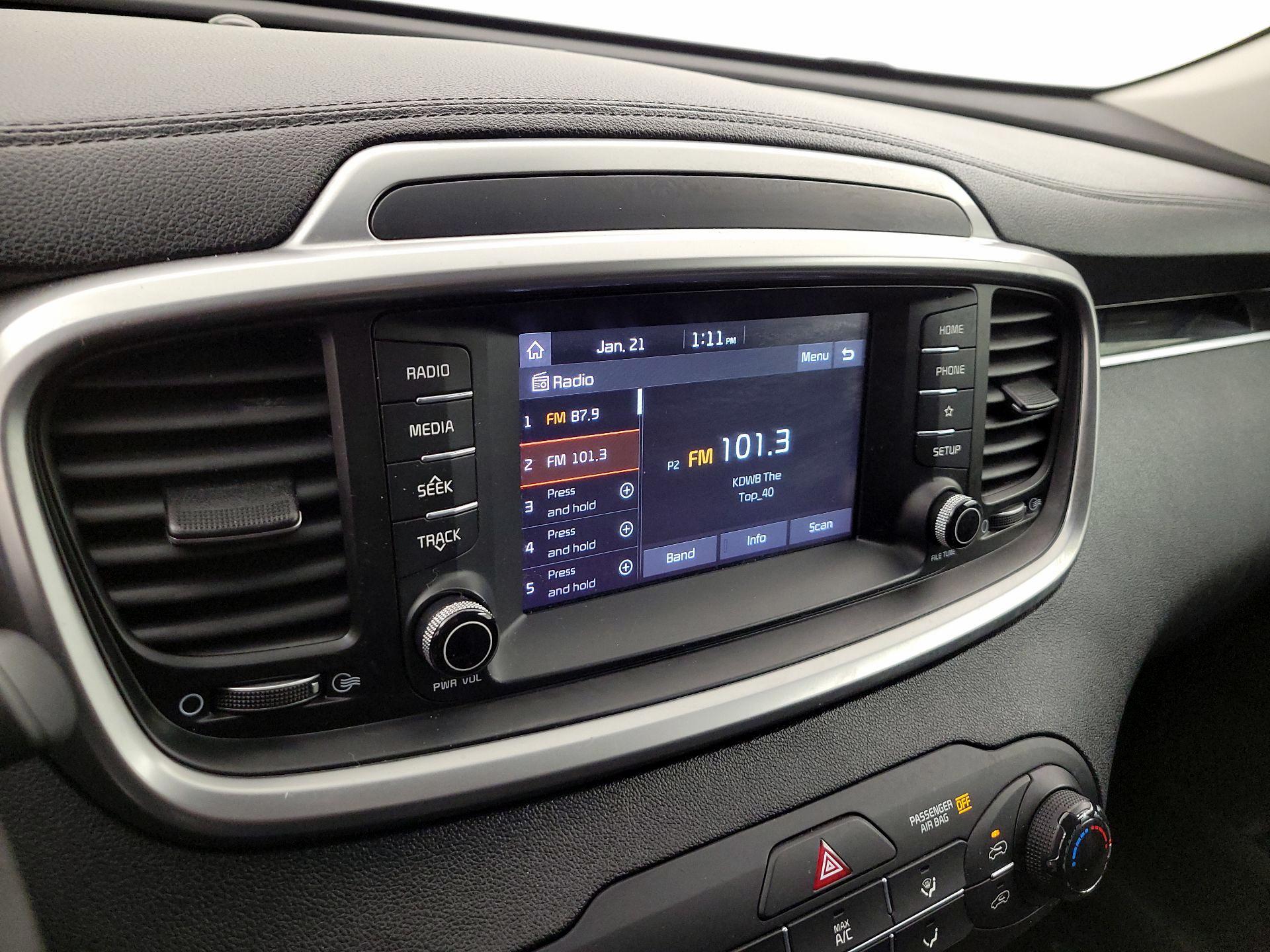 Thumbnail: 2020 Kia Sorento - 15