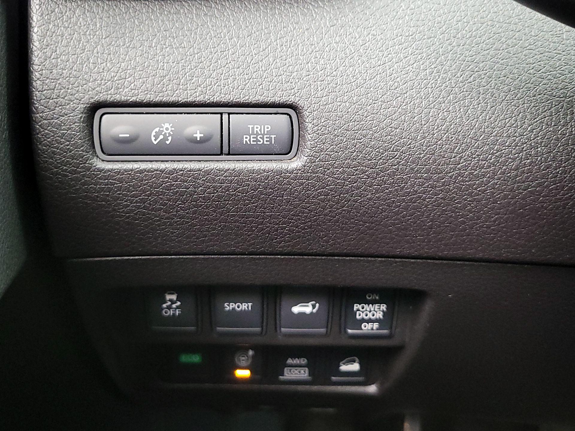 Thumbnail: 2015 Nissan Rogue - 13