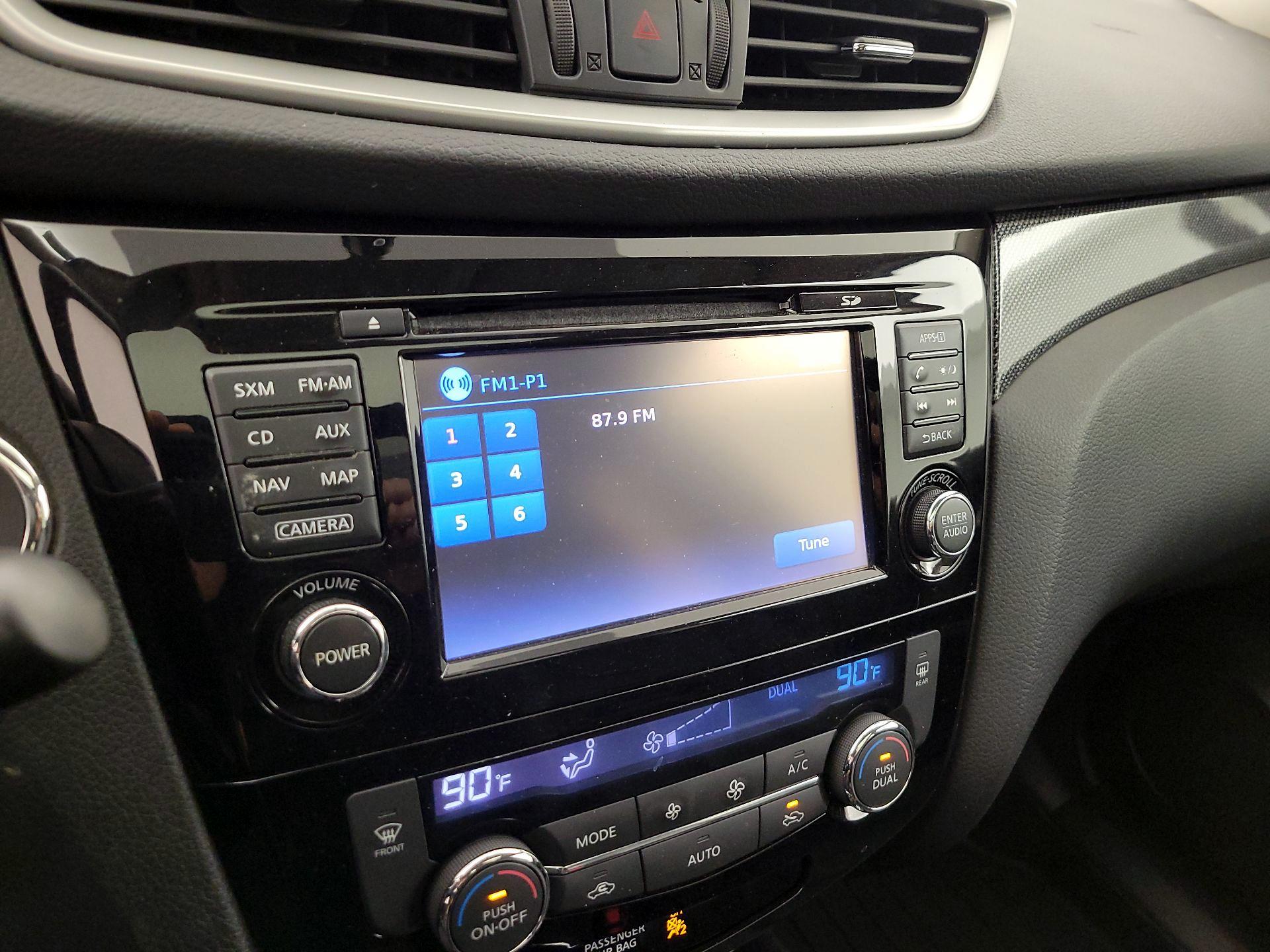 Thumbnail: 2015 Nissan Rogue - 16