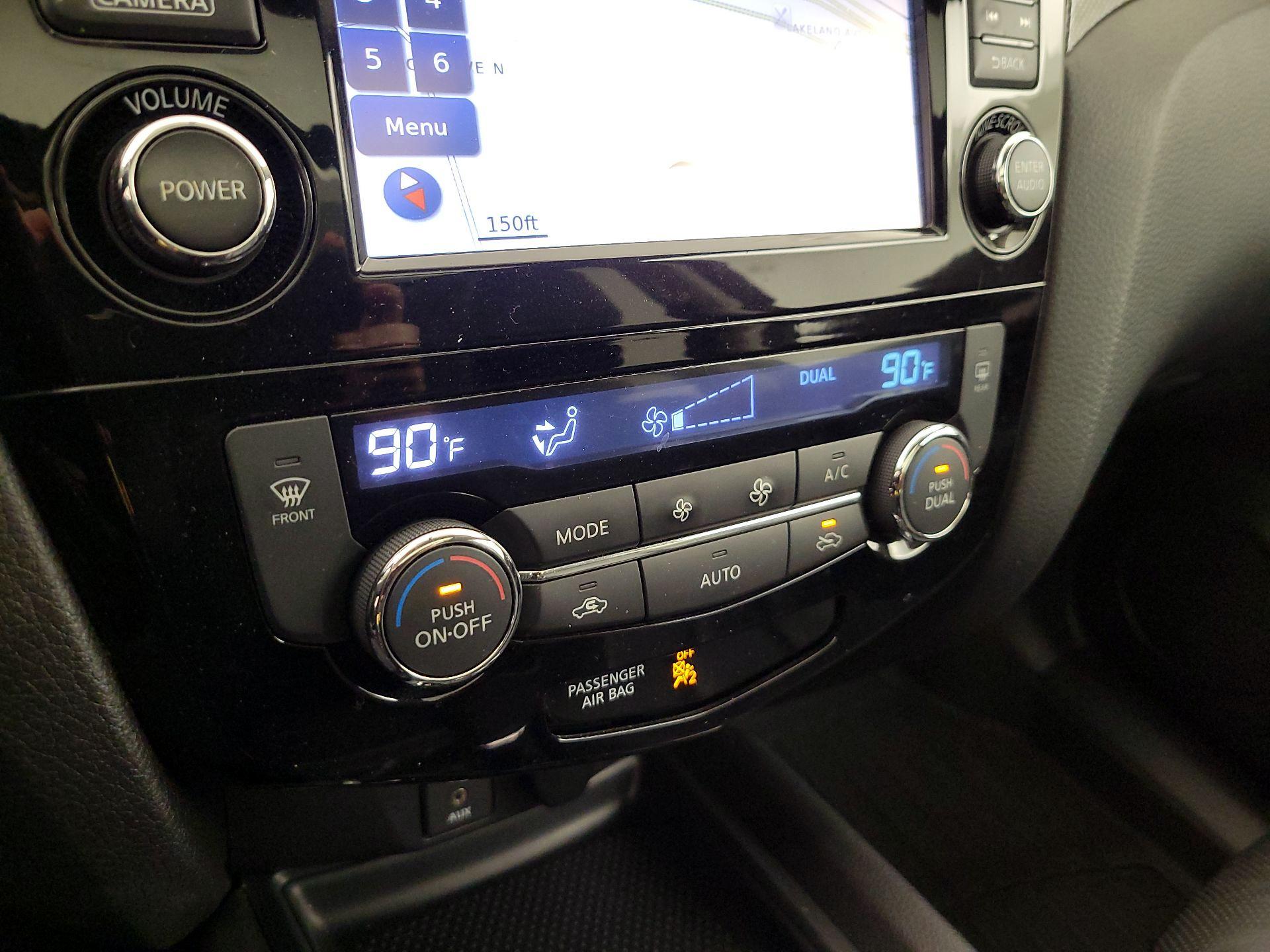 Thumbnail: 2015 Nissan Rogue - 17